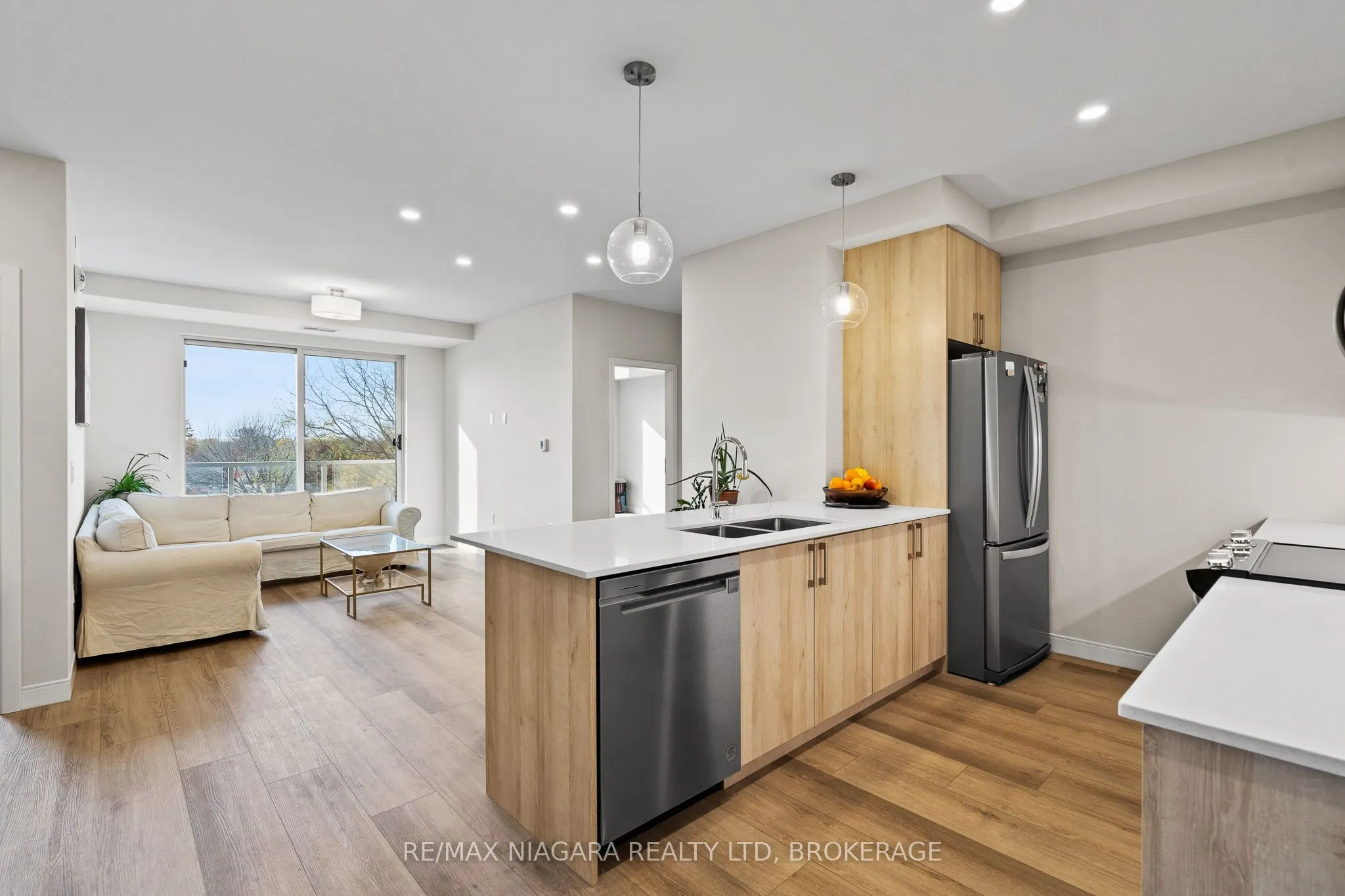 118 West Street #502
