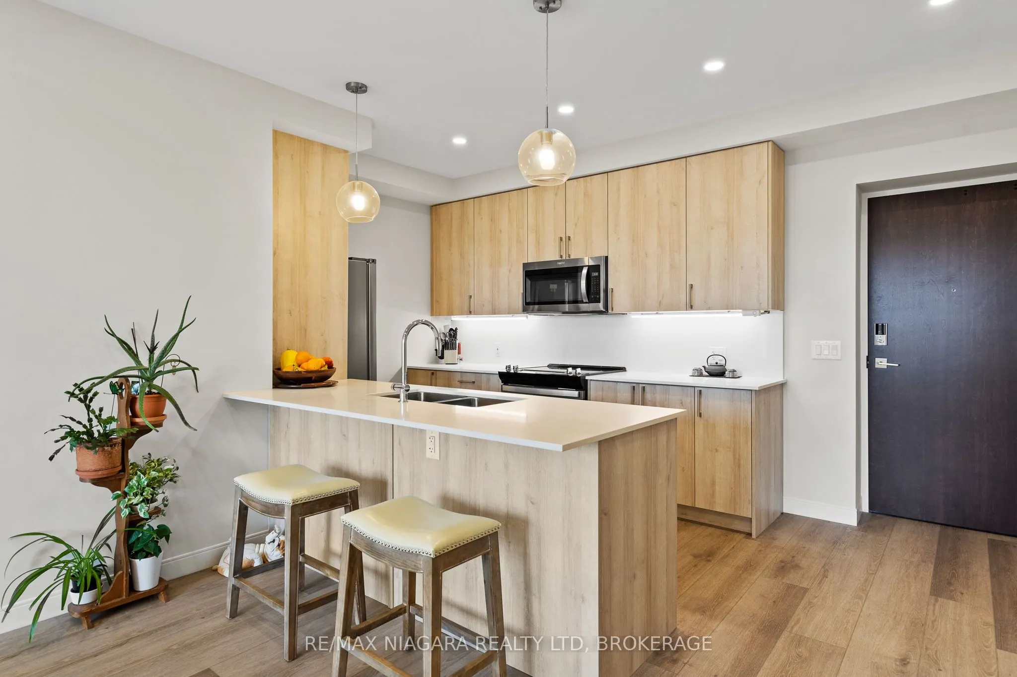118 West Street #502