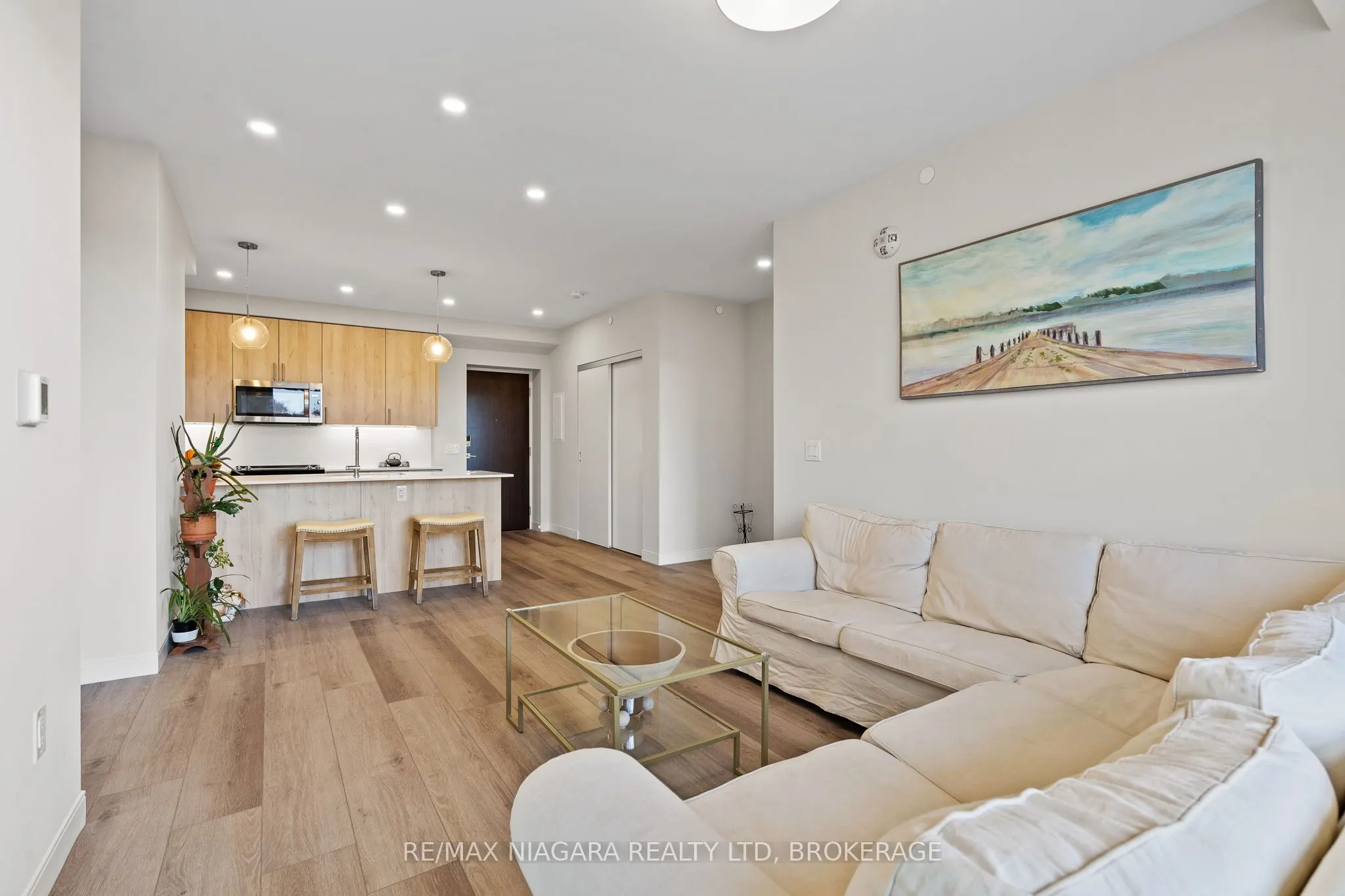 118 West Street #502