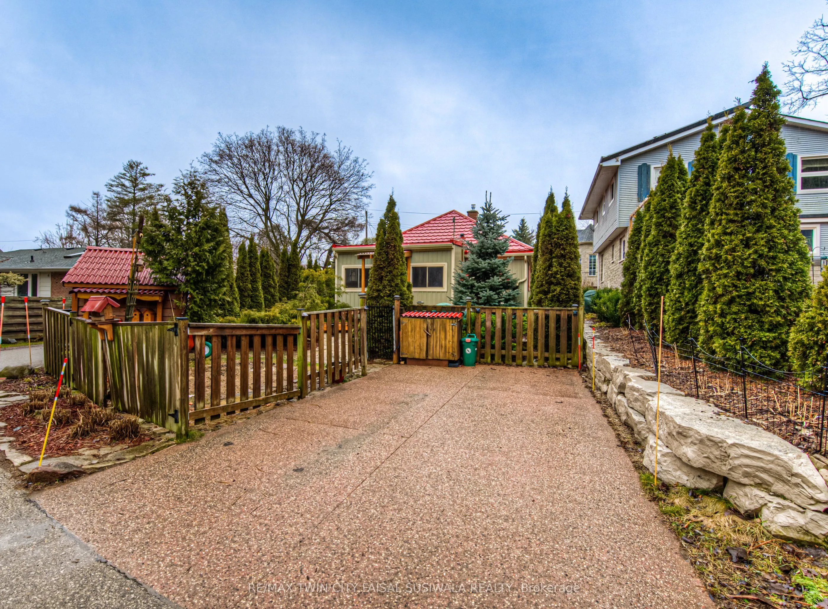 32 Holly Trail