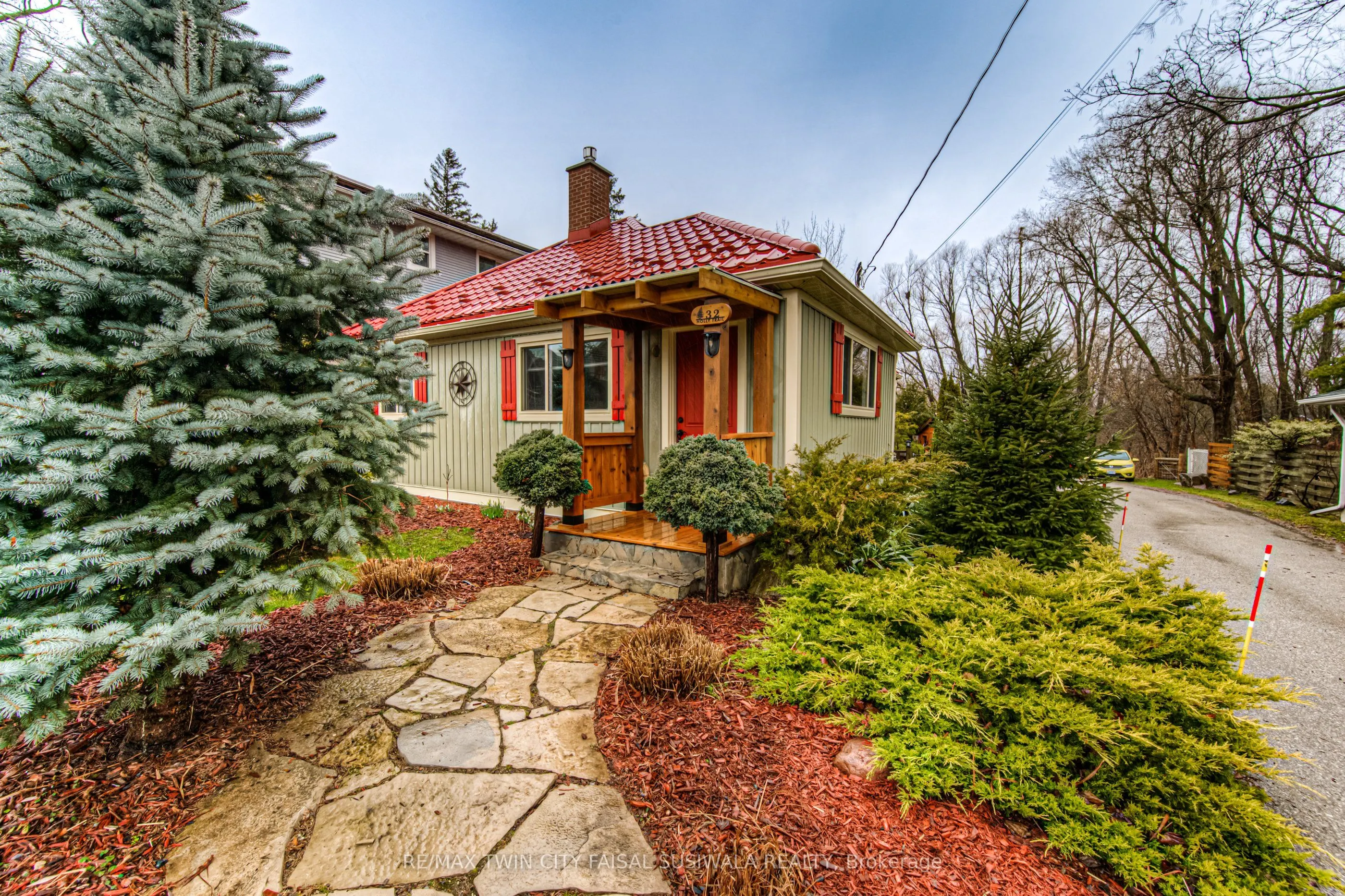 32 Holly Trail