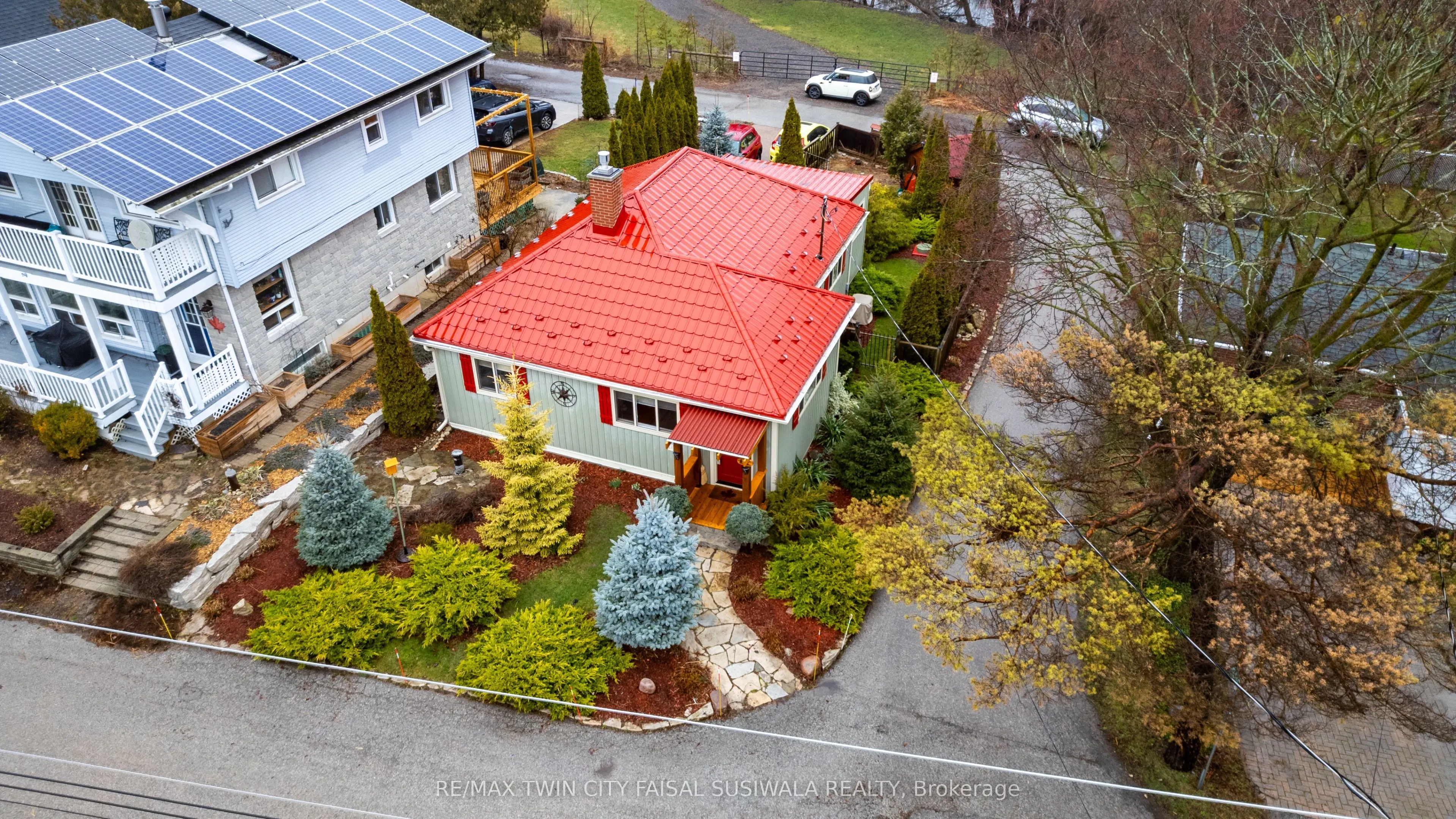 32 Holly Trail