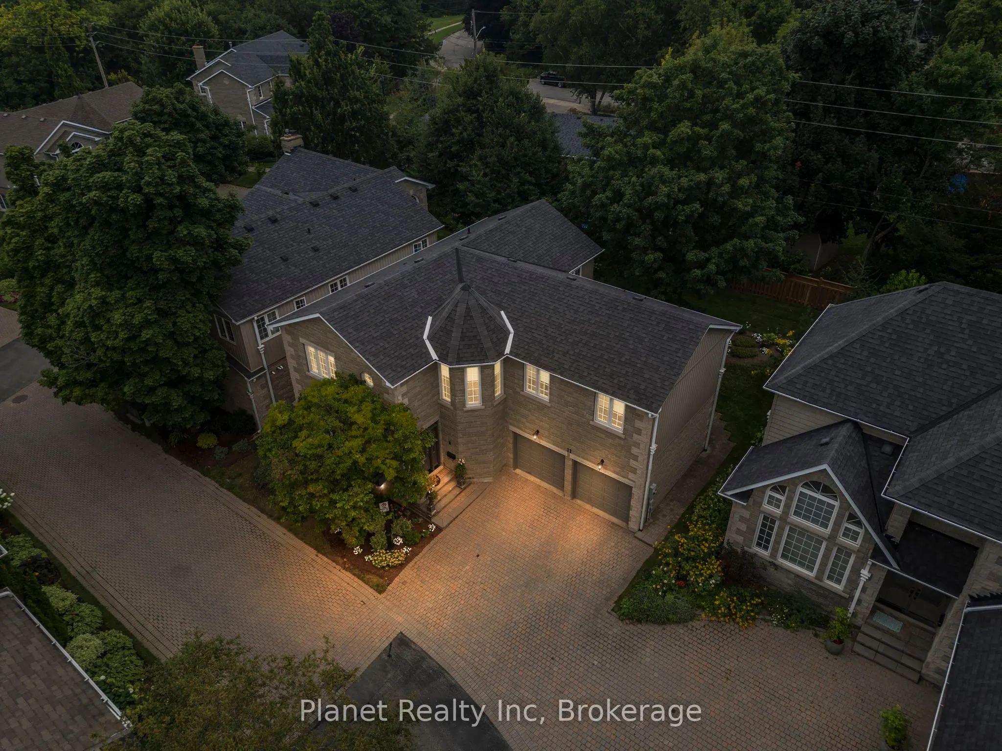 25 Manor Park Crescent #11