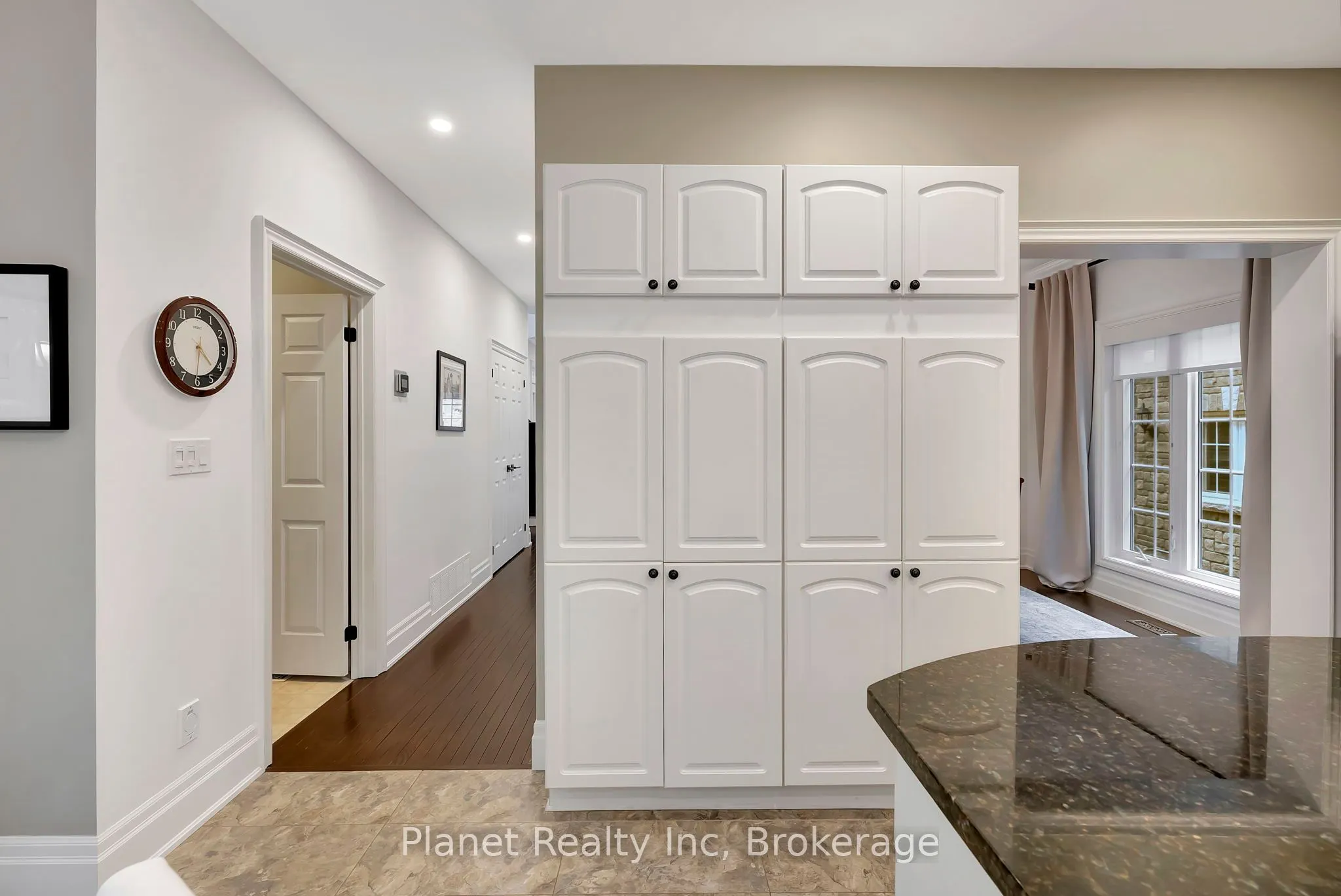 25 Manor Park Crescent #11