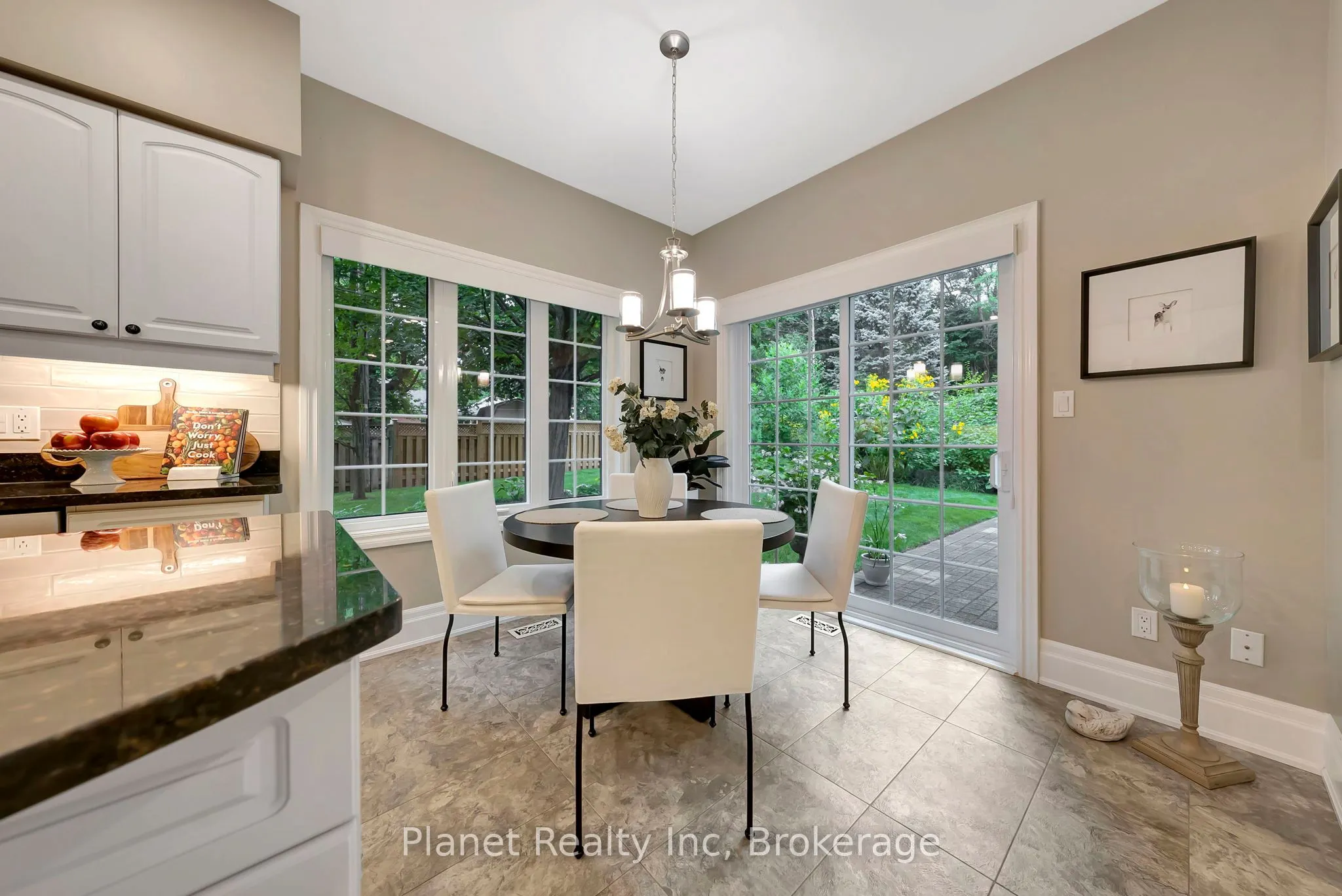 25 Manor Park Crescent #11