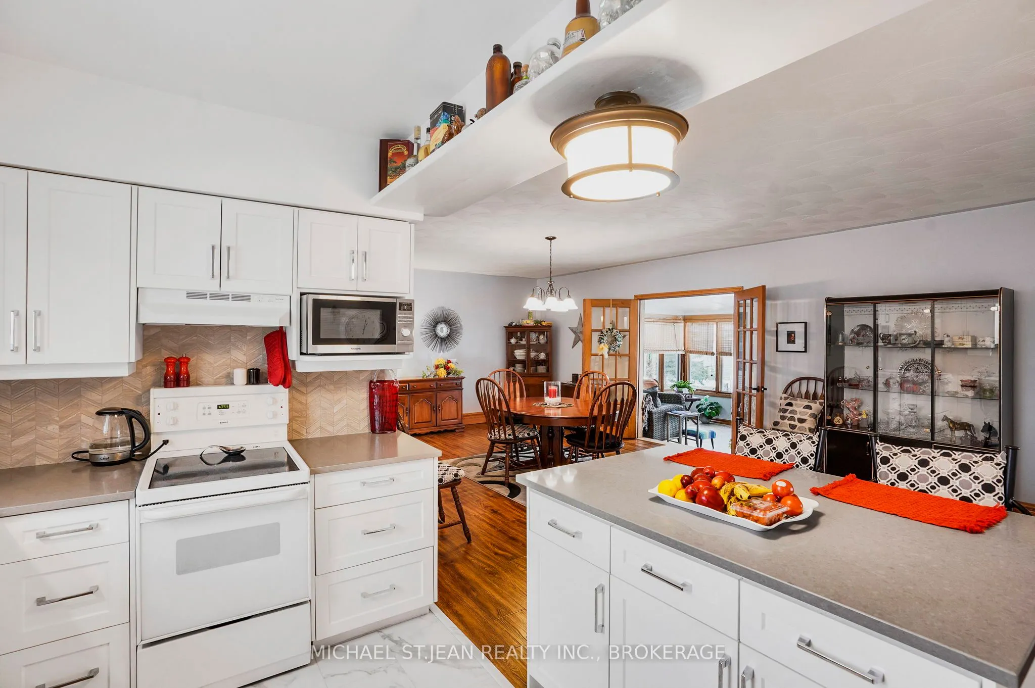 1022 Lakeshore Road