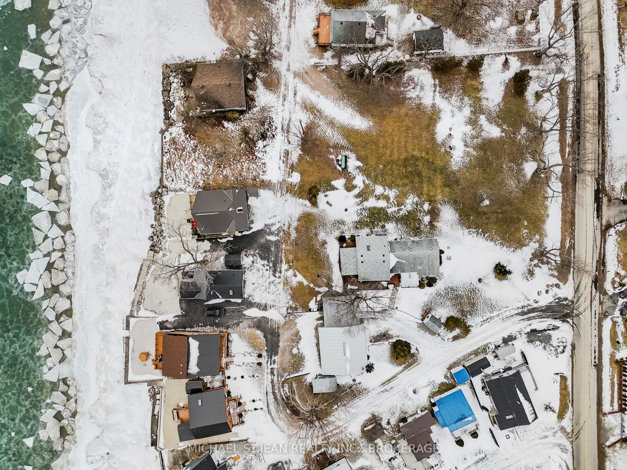 1022 Lakeshore Road