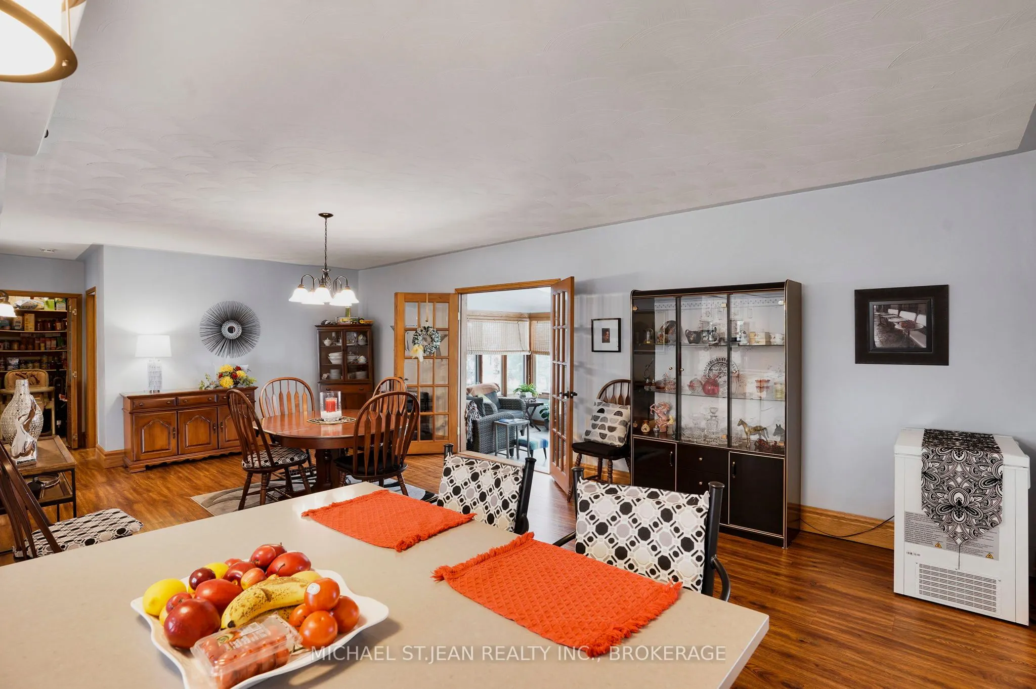 1022 Lakeshore Road