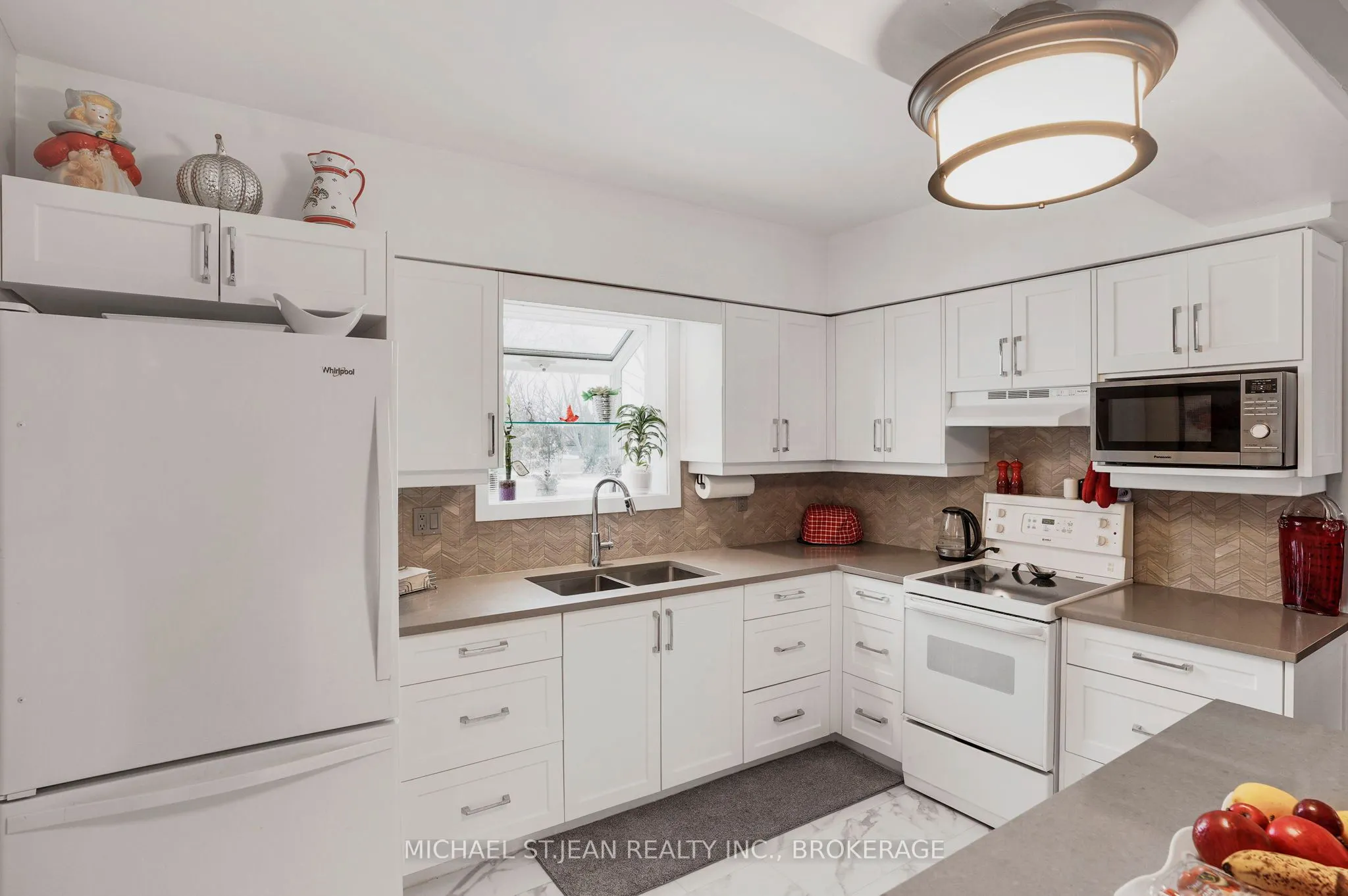 1022 Lakeshore Road