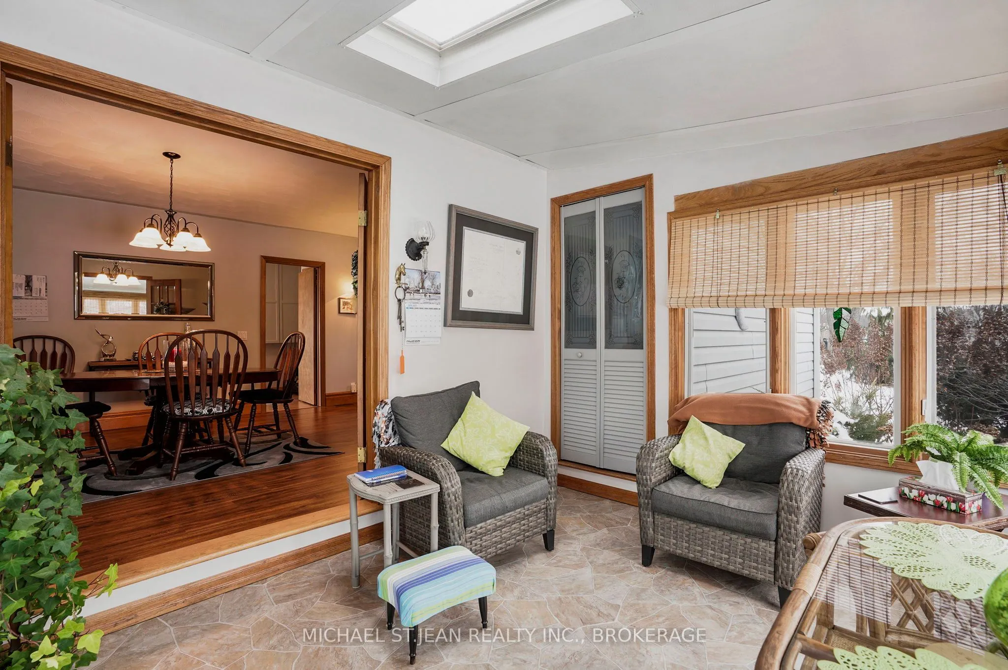 1022 Lakeshore Road