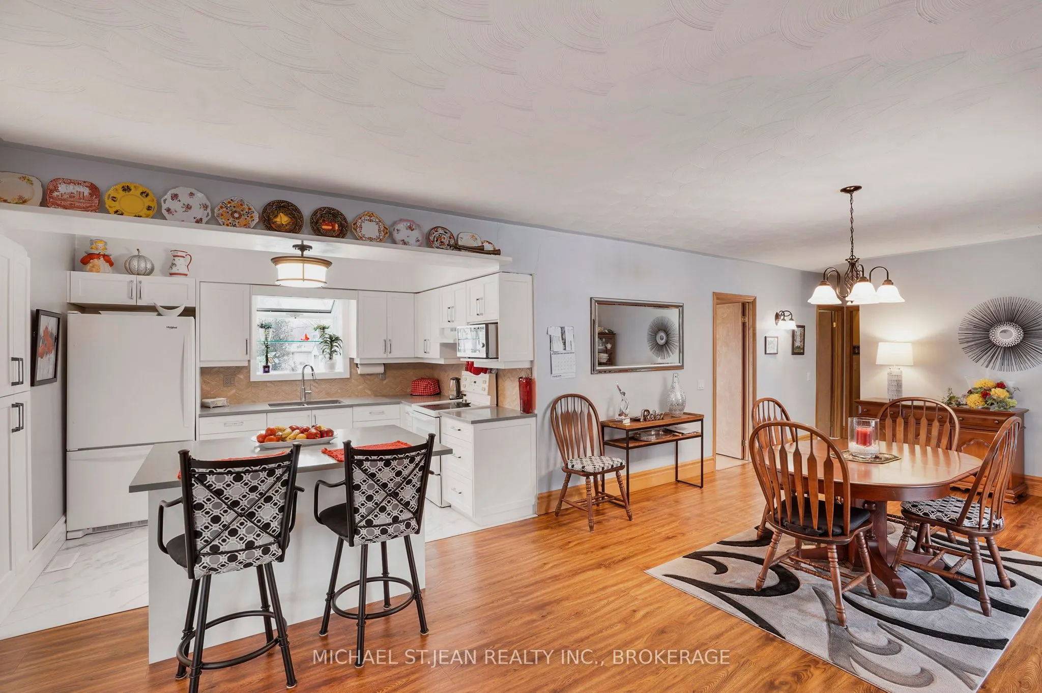 1022 Lakeshore Road