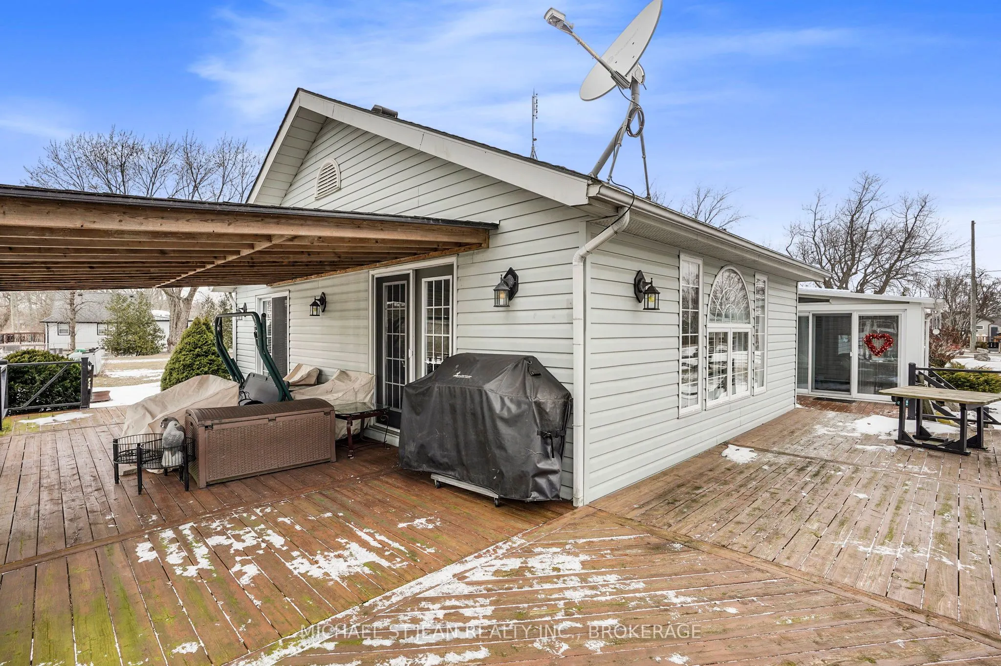 1022 Lakeshore Road