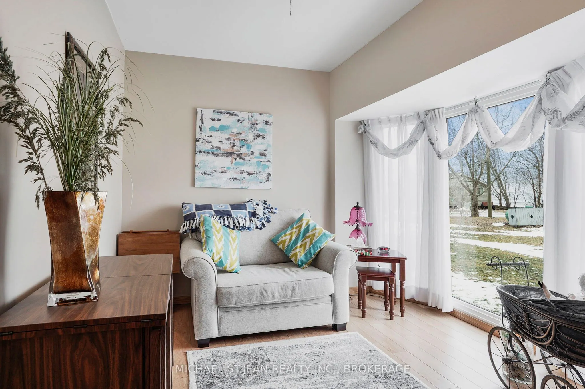 1022 Lakeshore Road