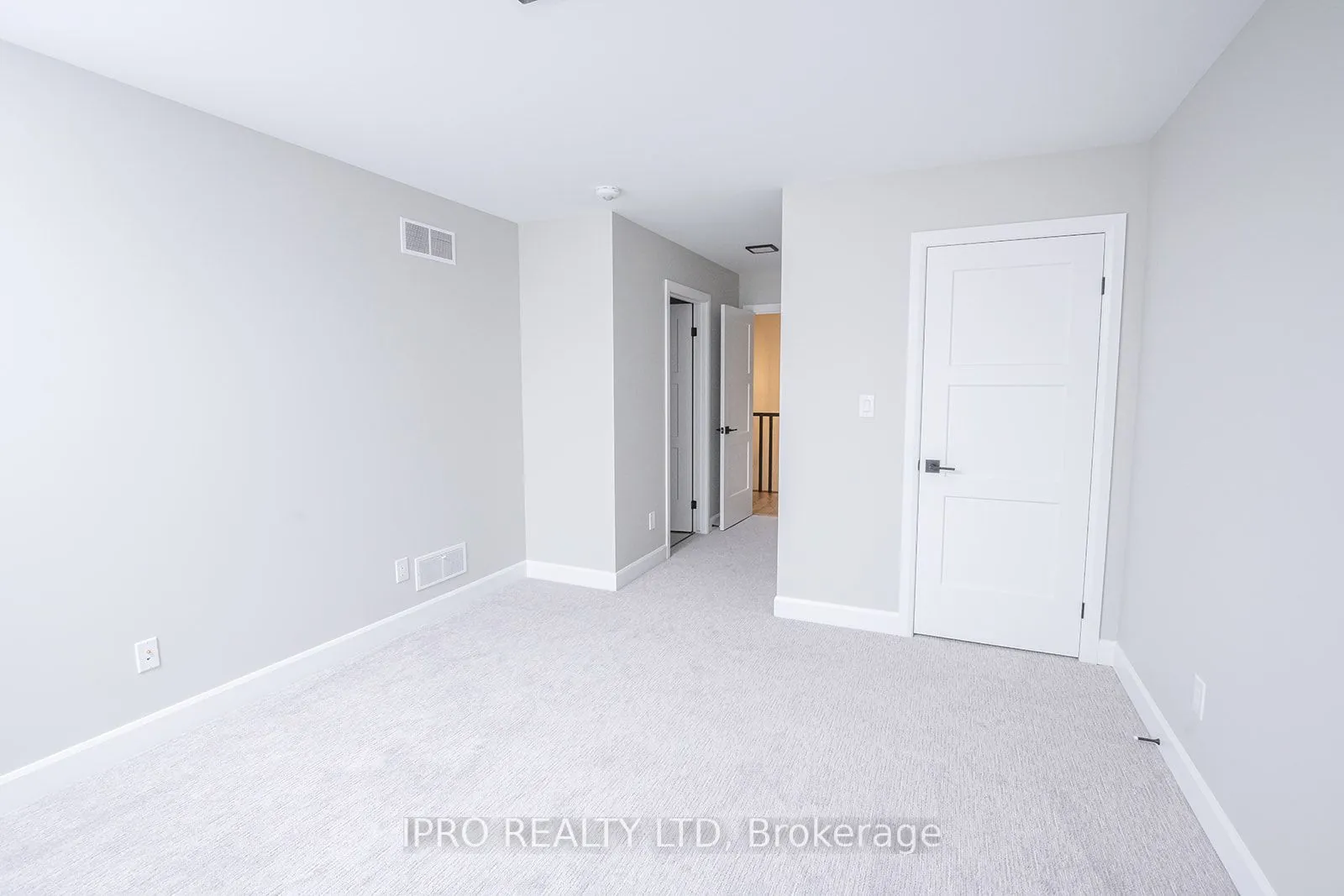 3909 Mitchell Crescent