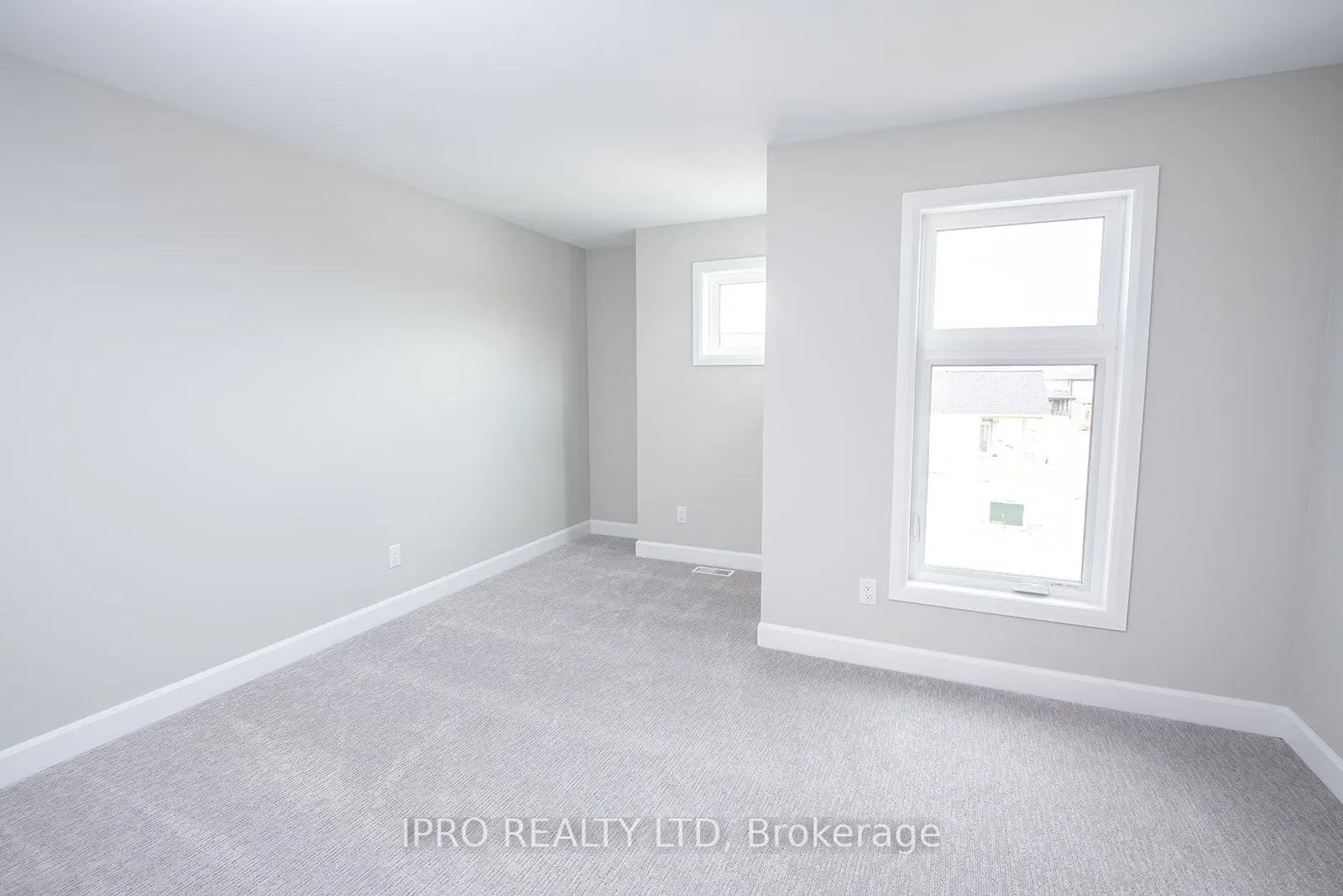 3909 Mitchell Crescent