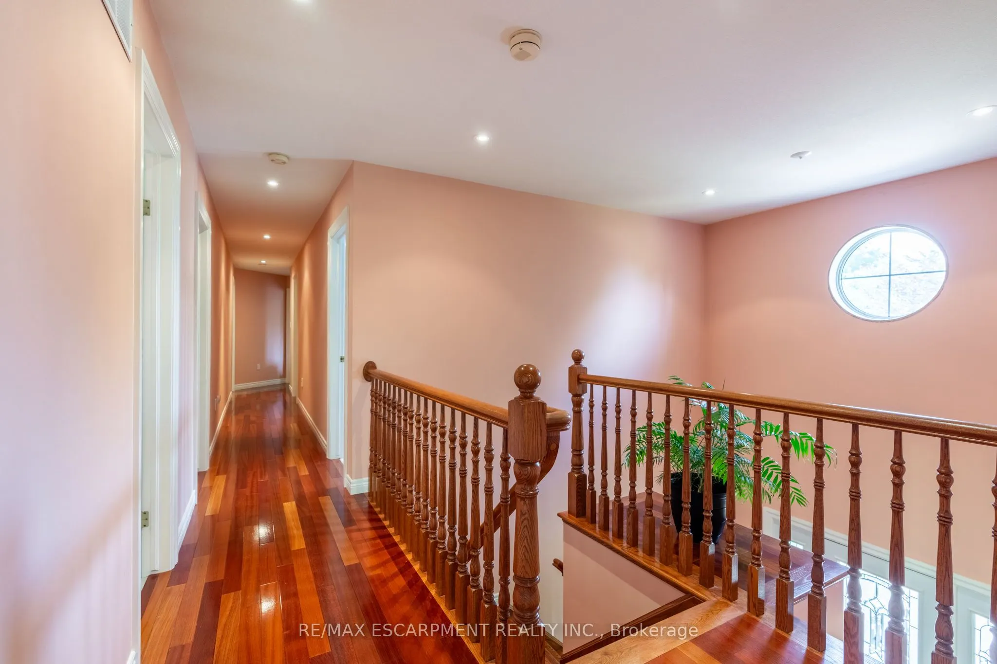 86 Ridge Road E