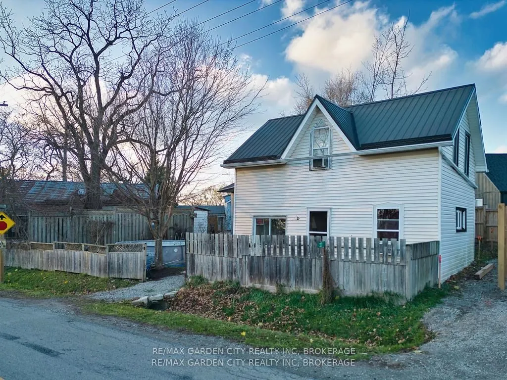 27 Indiana Road W