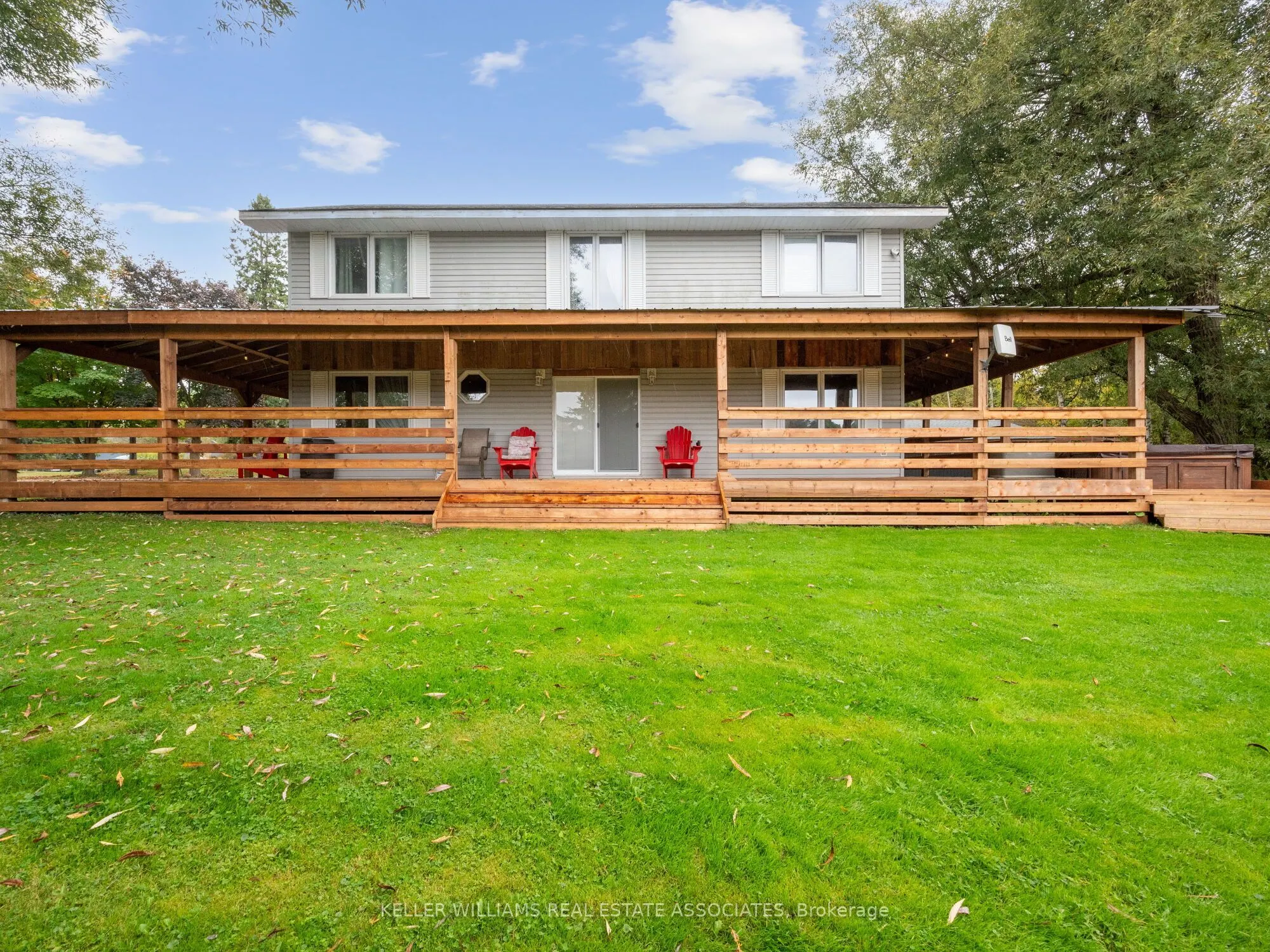 8 Scott Crescent