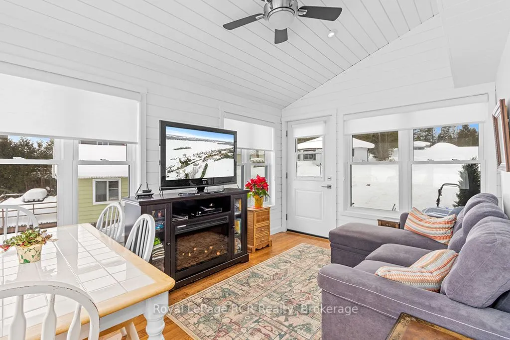 48 Island View Drive N