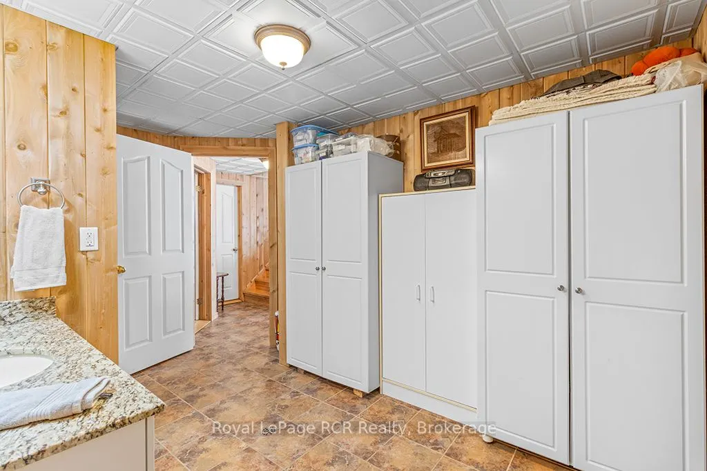 48 Island View Drive N