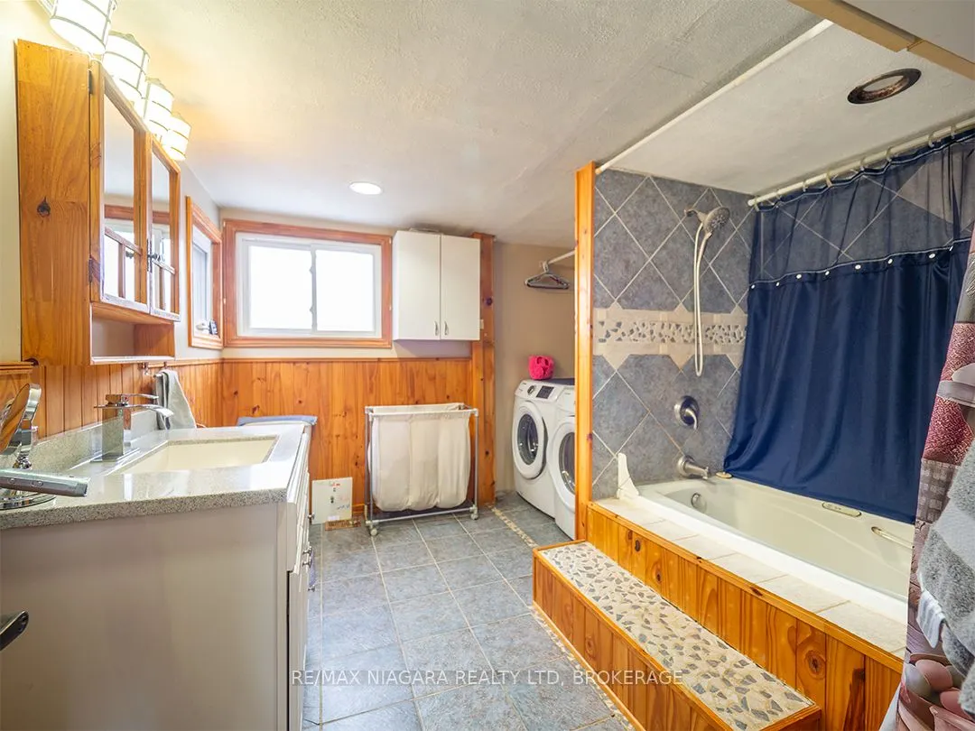 34 Humboldt Parkway