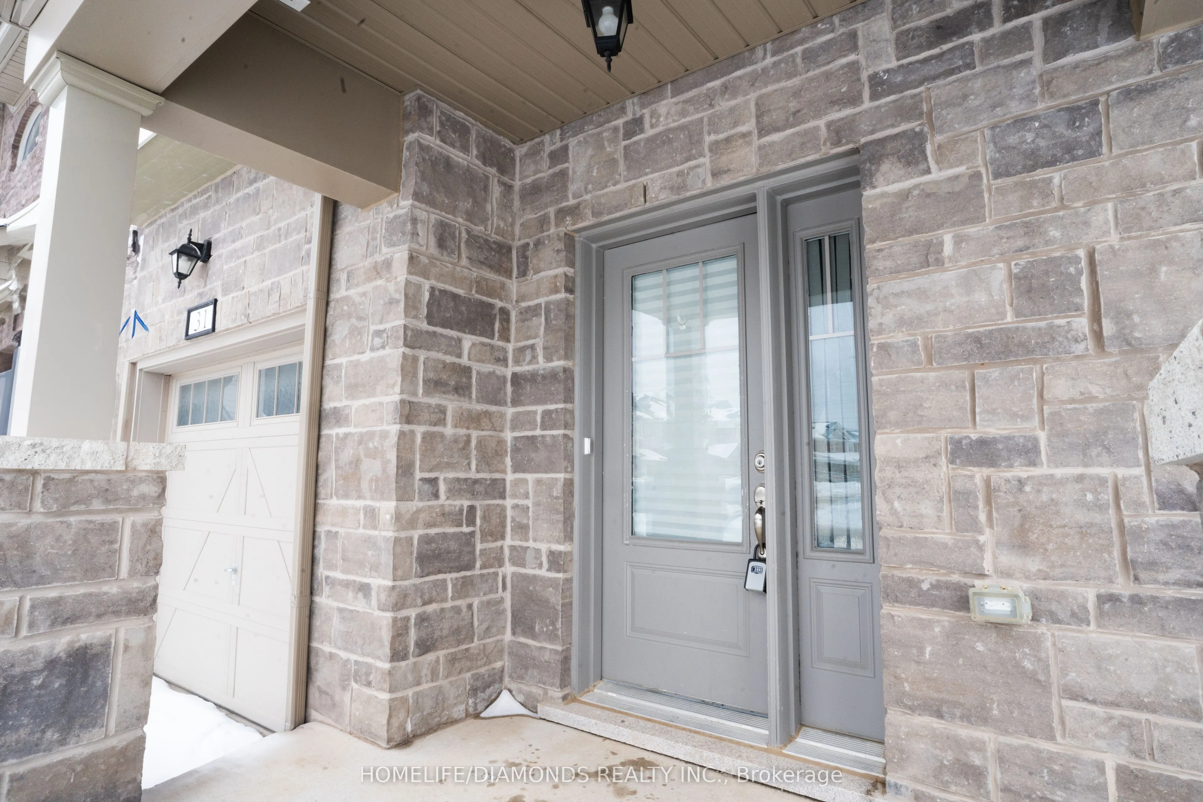 31 SAPPHIRE Way