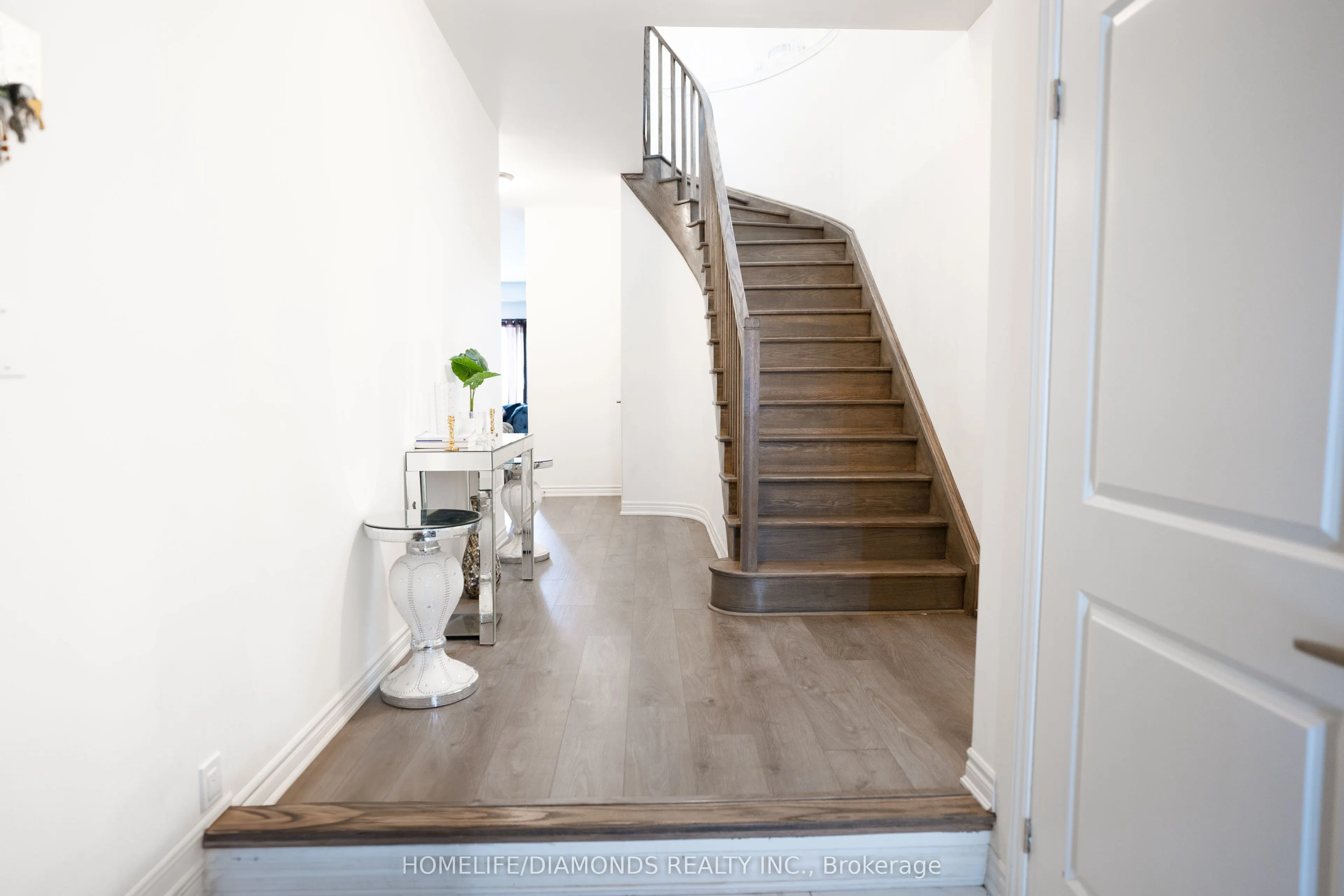 31 SAPPHIRE Way