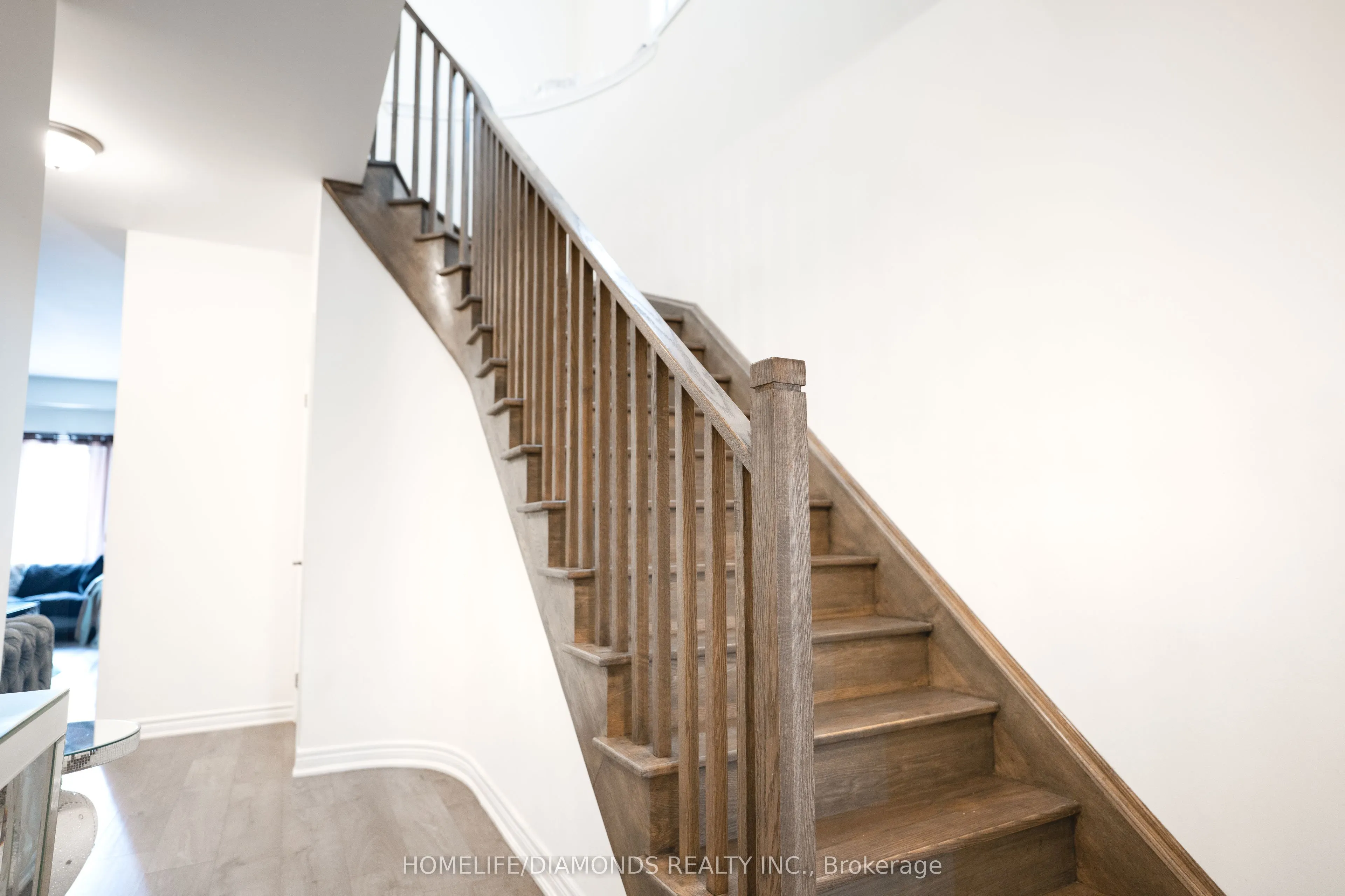 31 SAPPHIRE Way