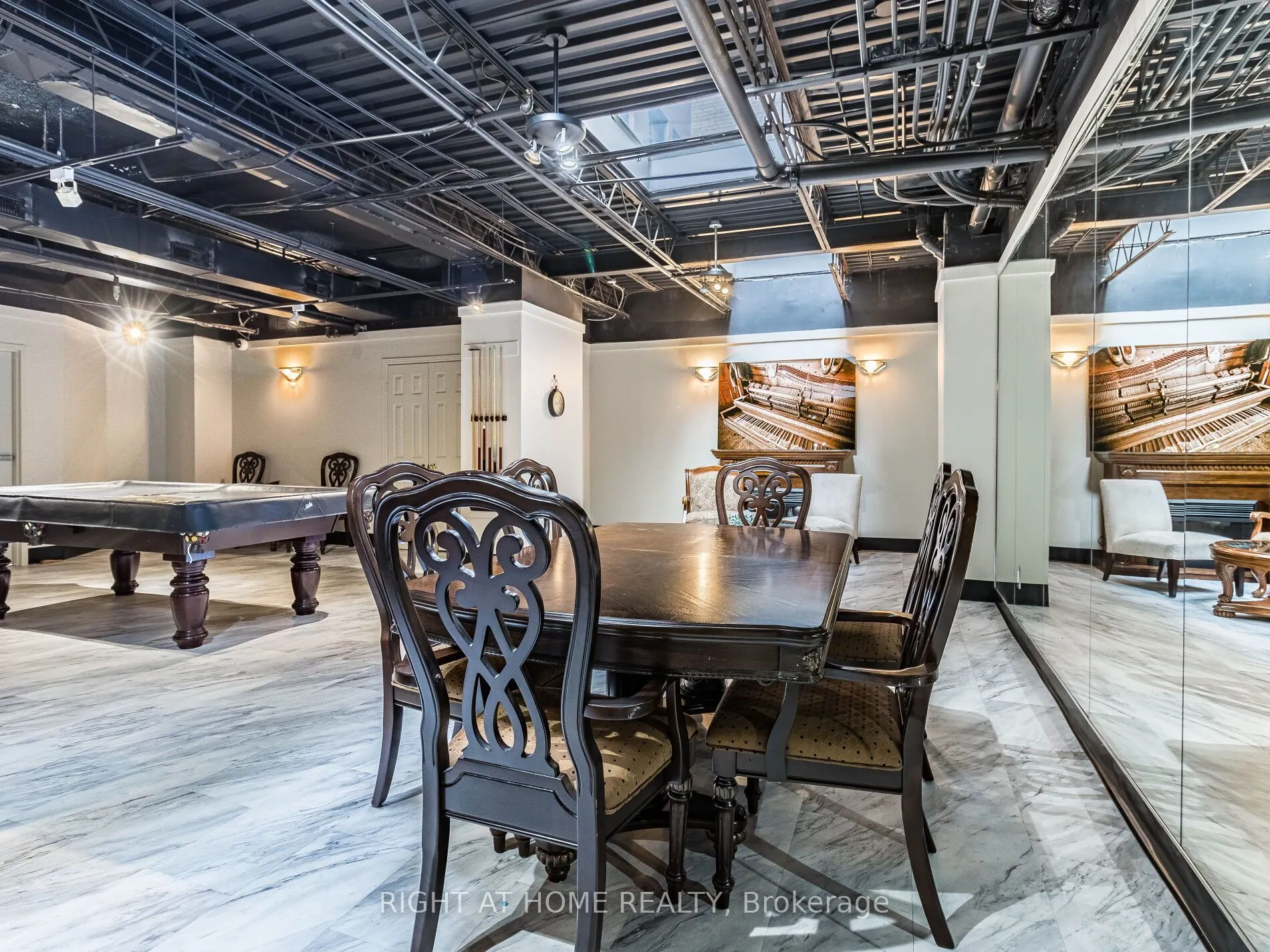 36 James Street S #303