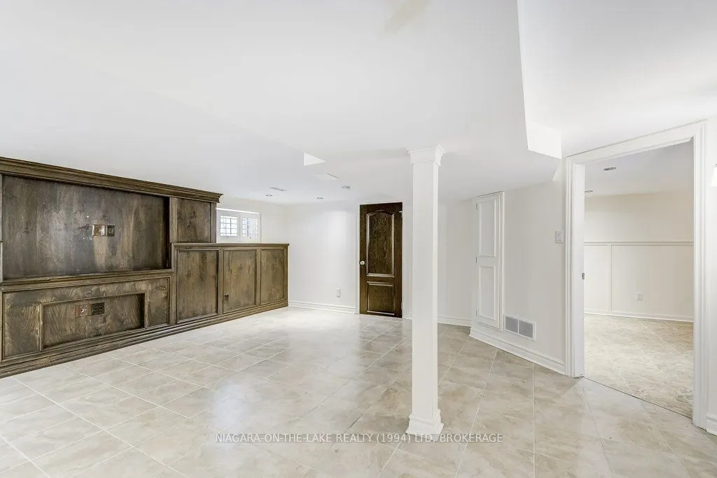 4 Dixie Avenue