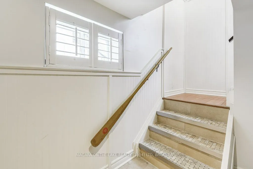 4 Dixie Avenue