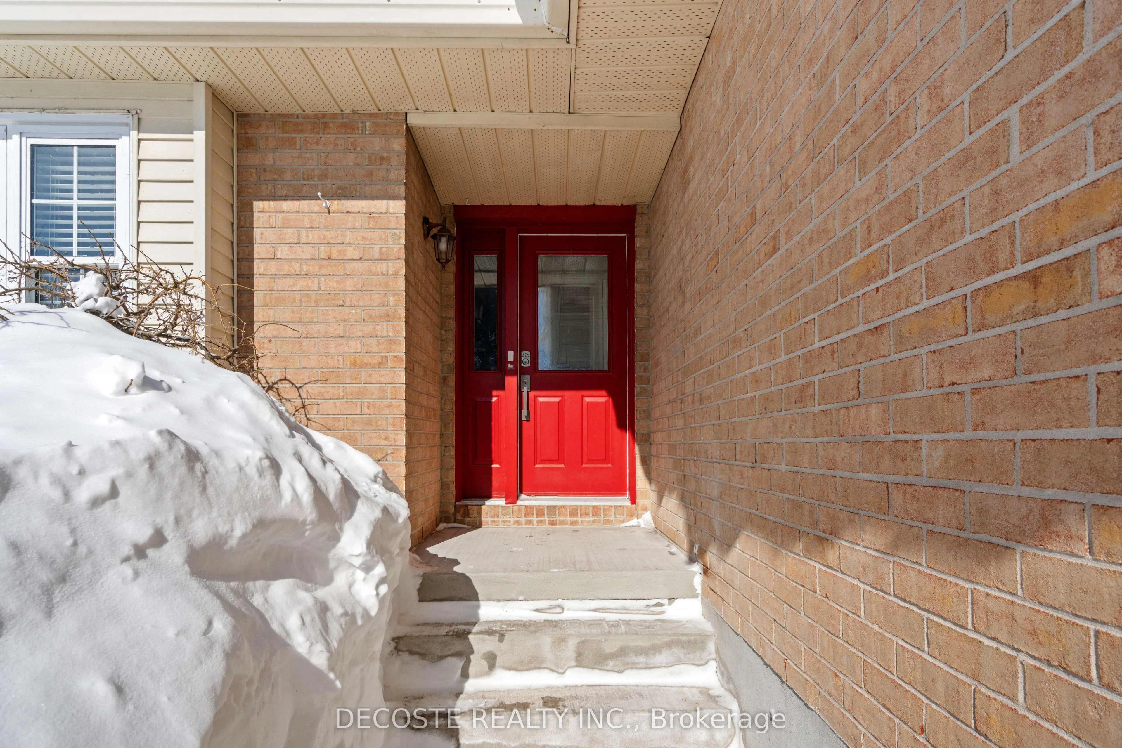 6263 MacDonald Court