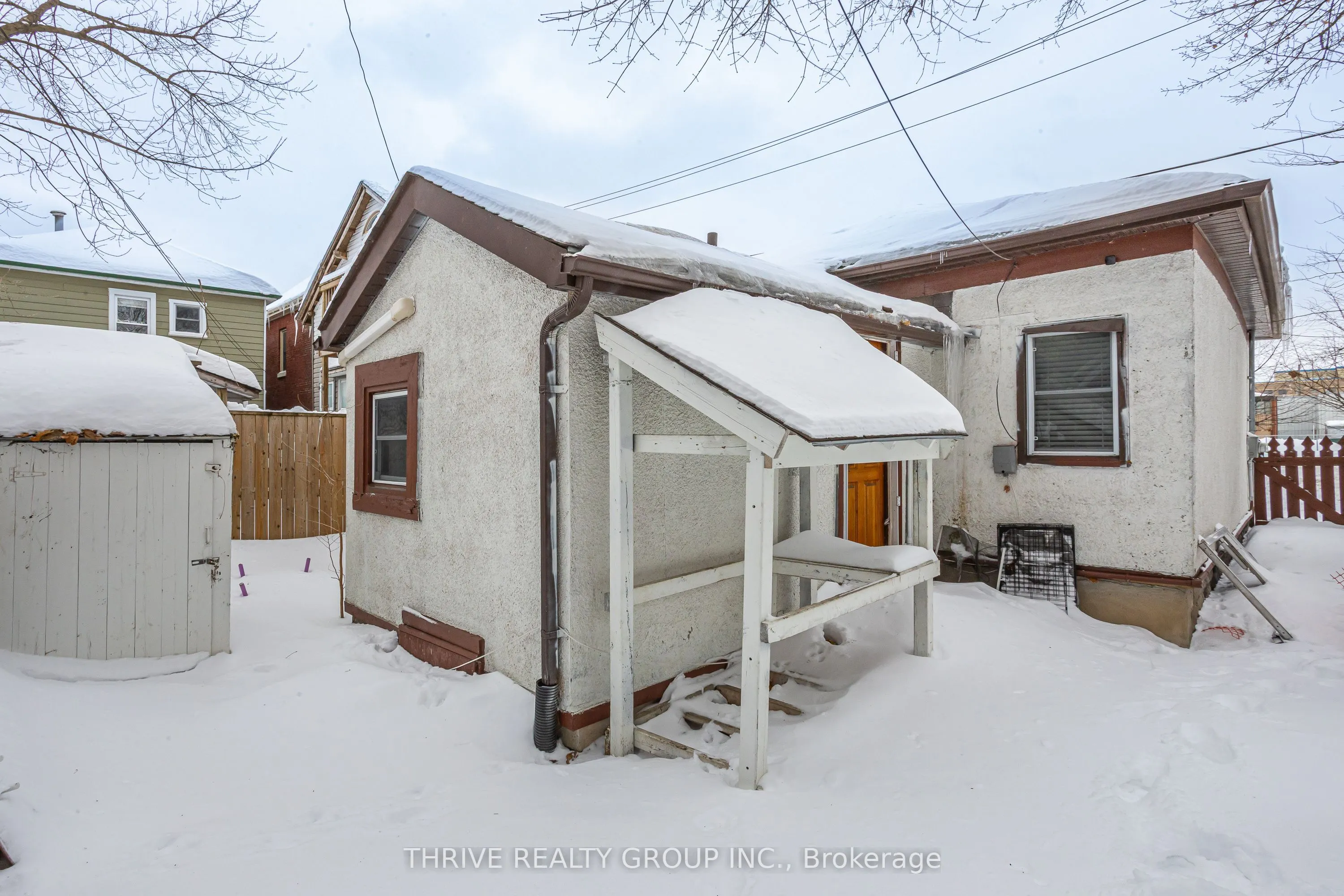225 Simcoe Street