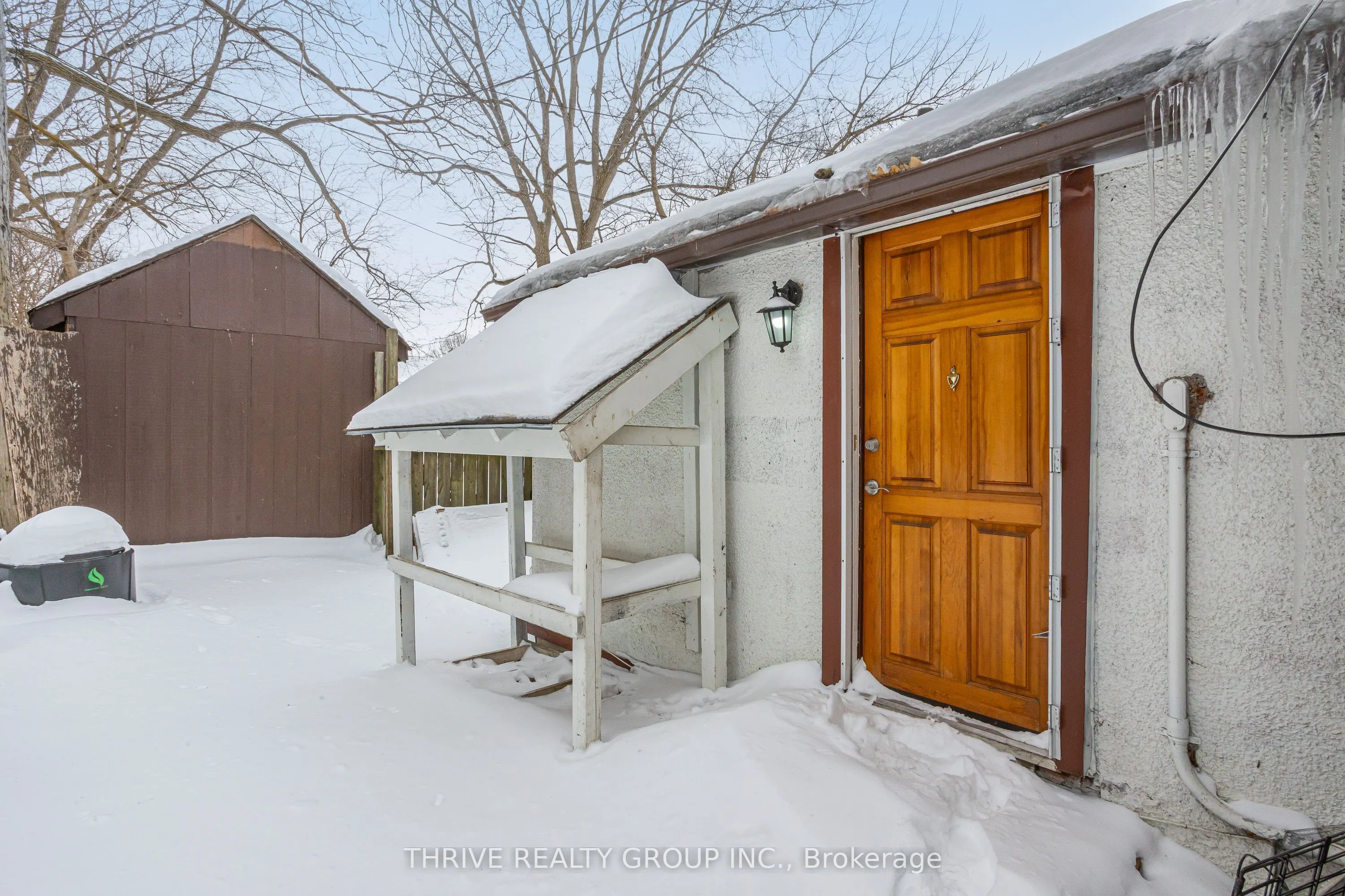 225 Simcoe Street