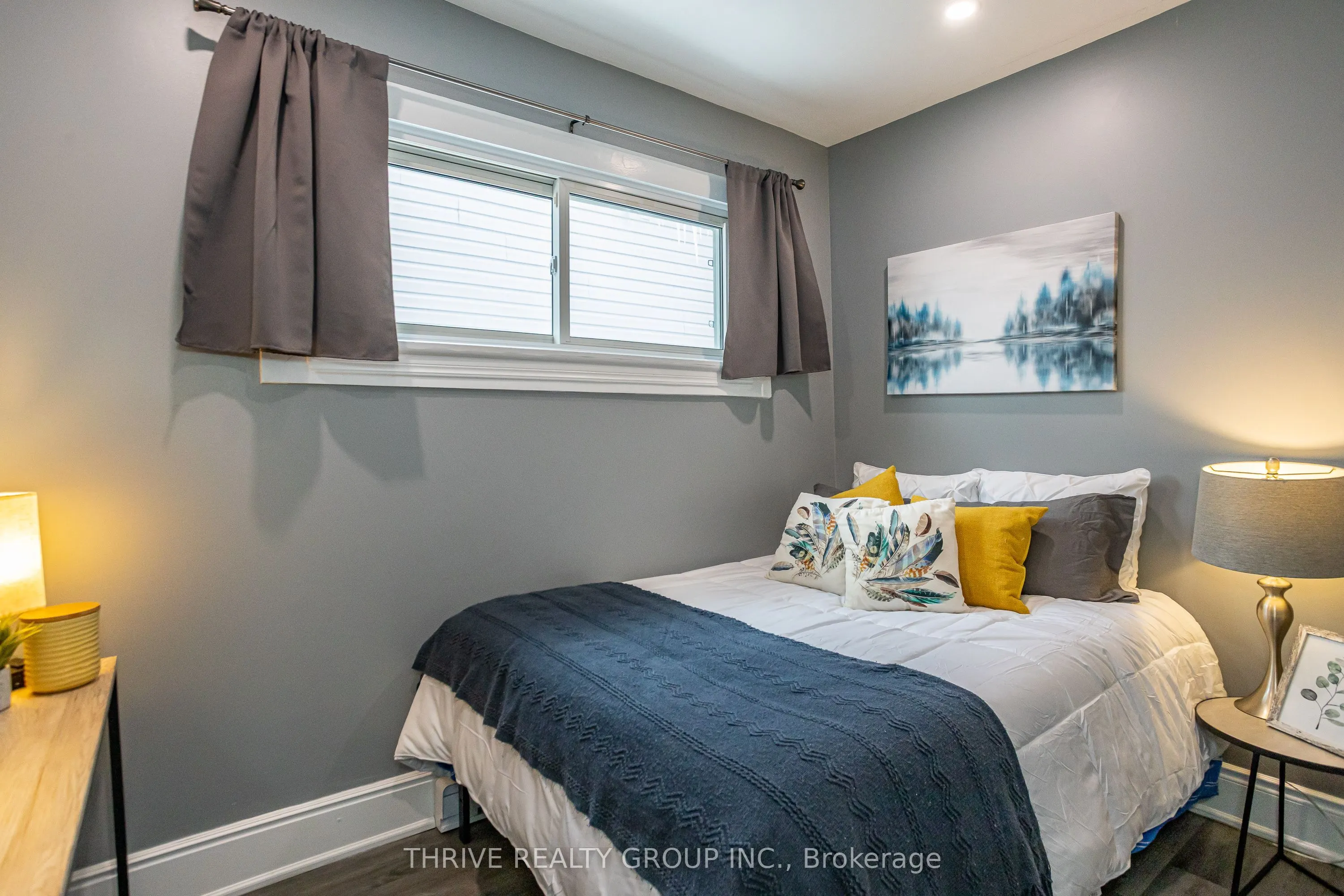 225 Simcoe Street