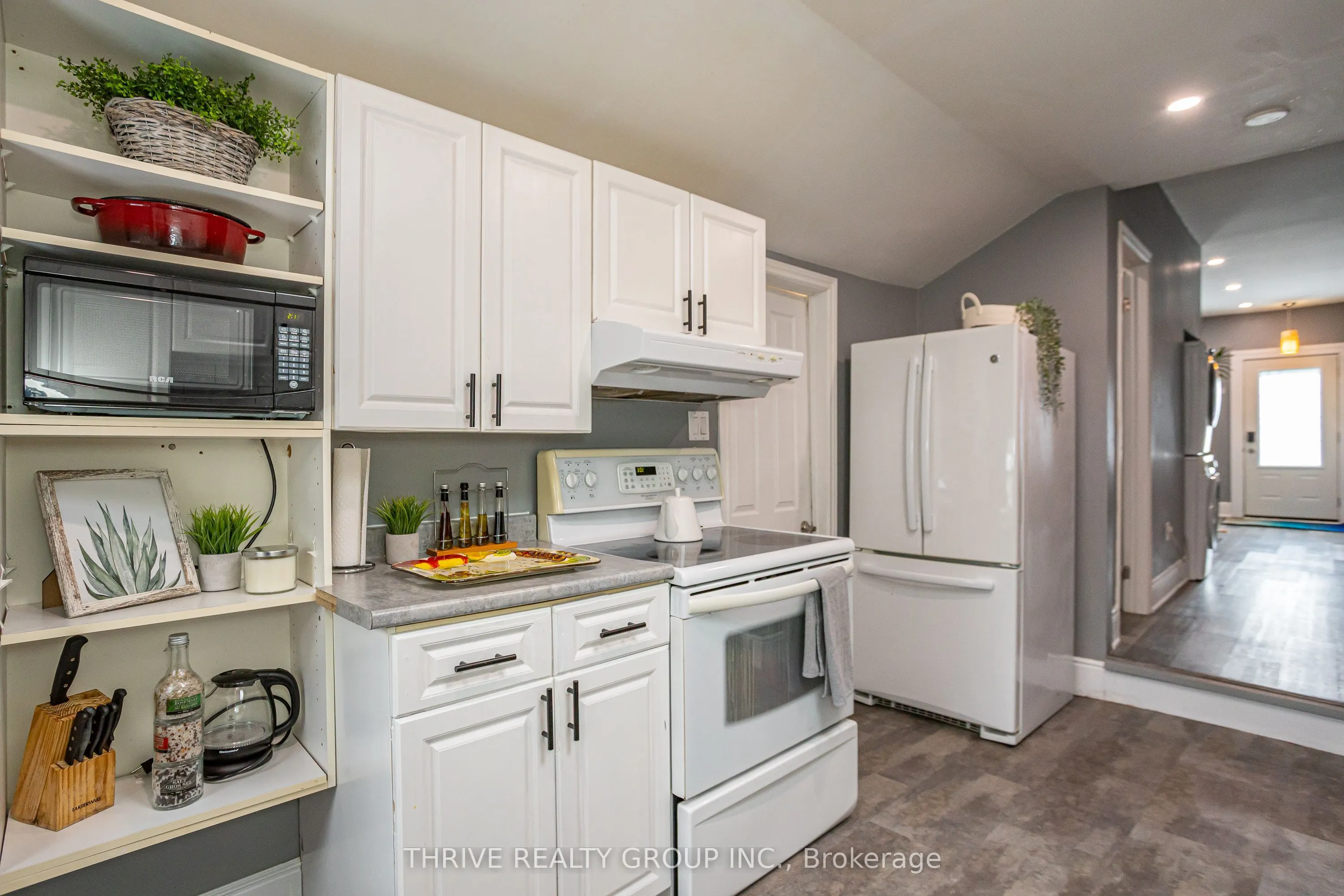 225 Simcoe Street