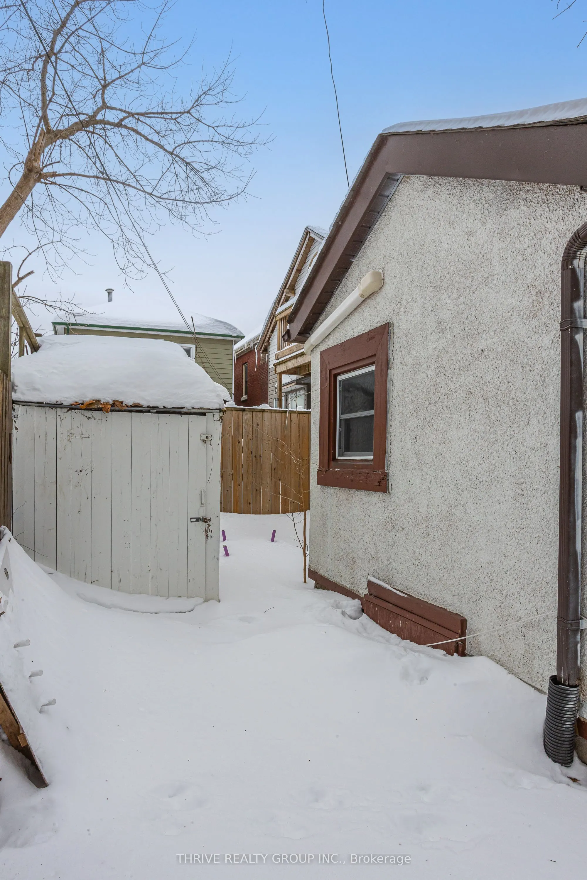 225 Simcoe Street