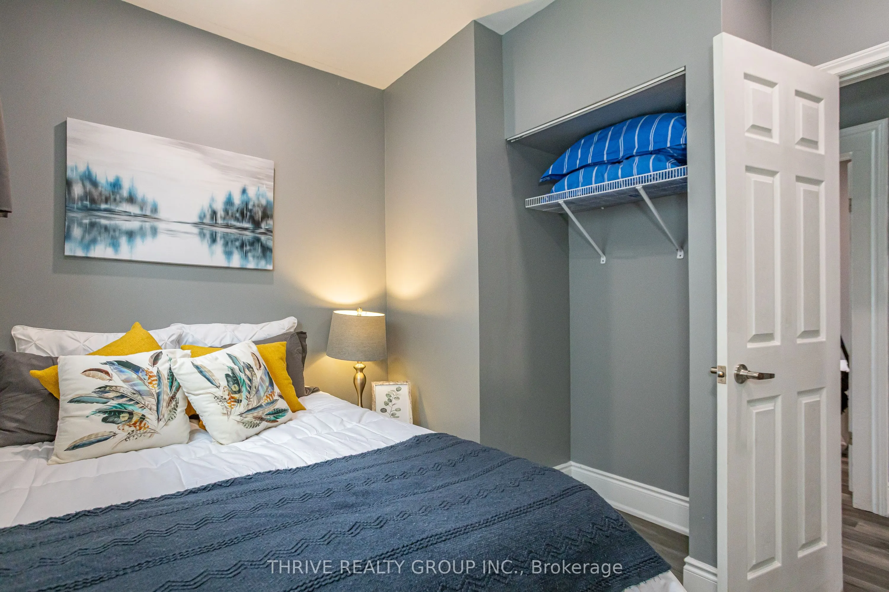 225 Simcoe Street