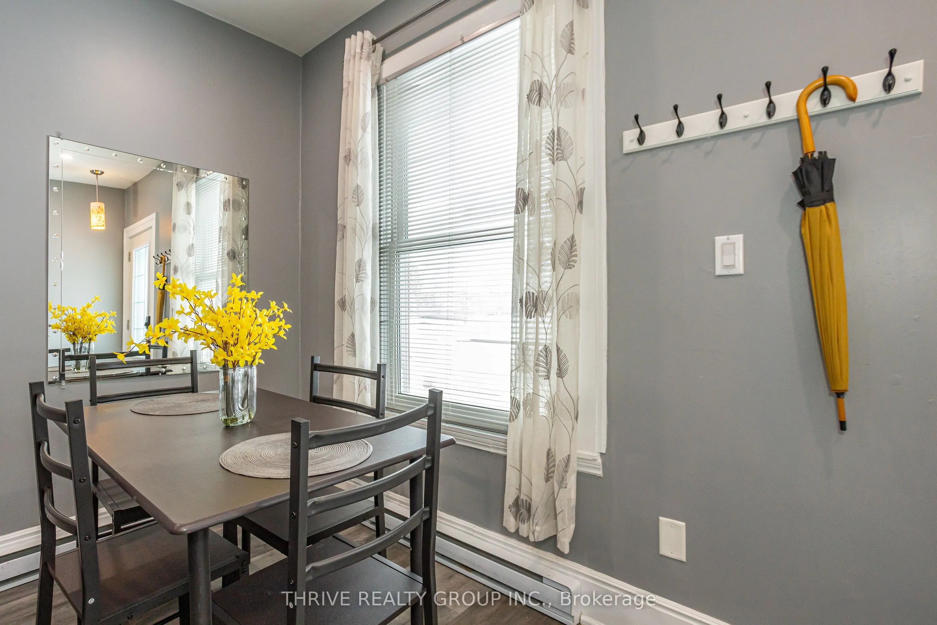 225 Simcoe Street