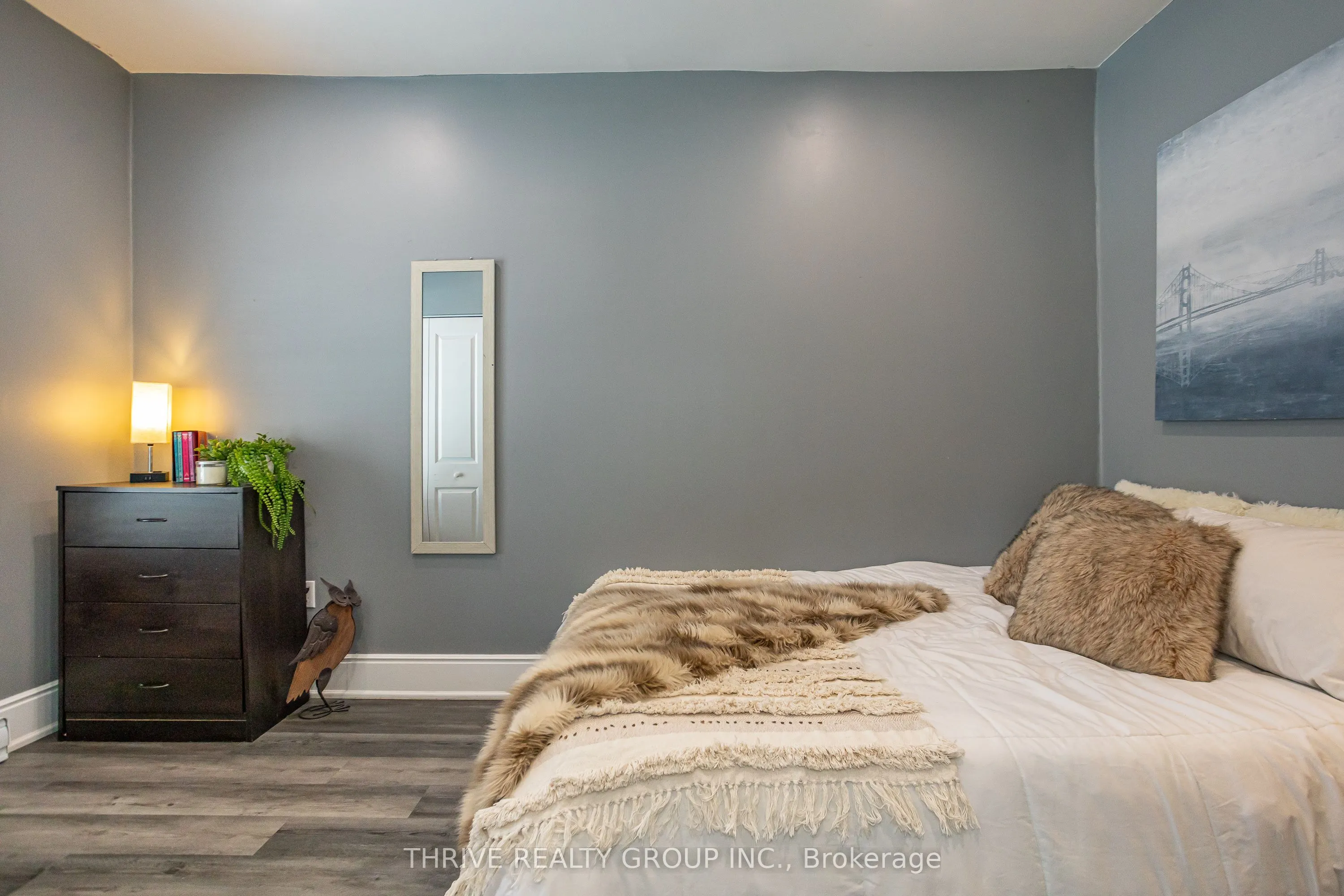 225 Simcoe Street