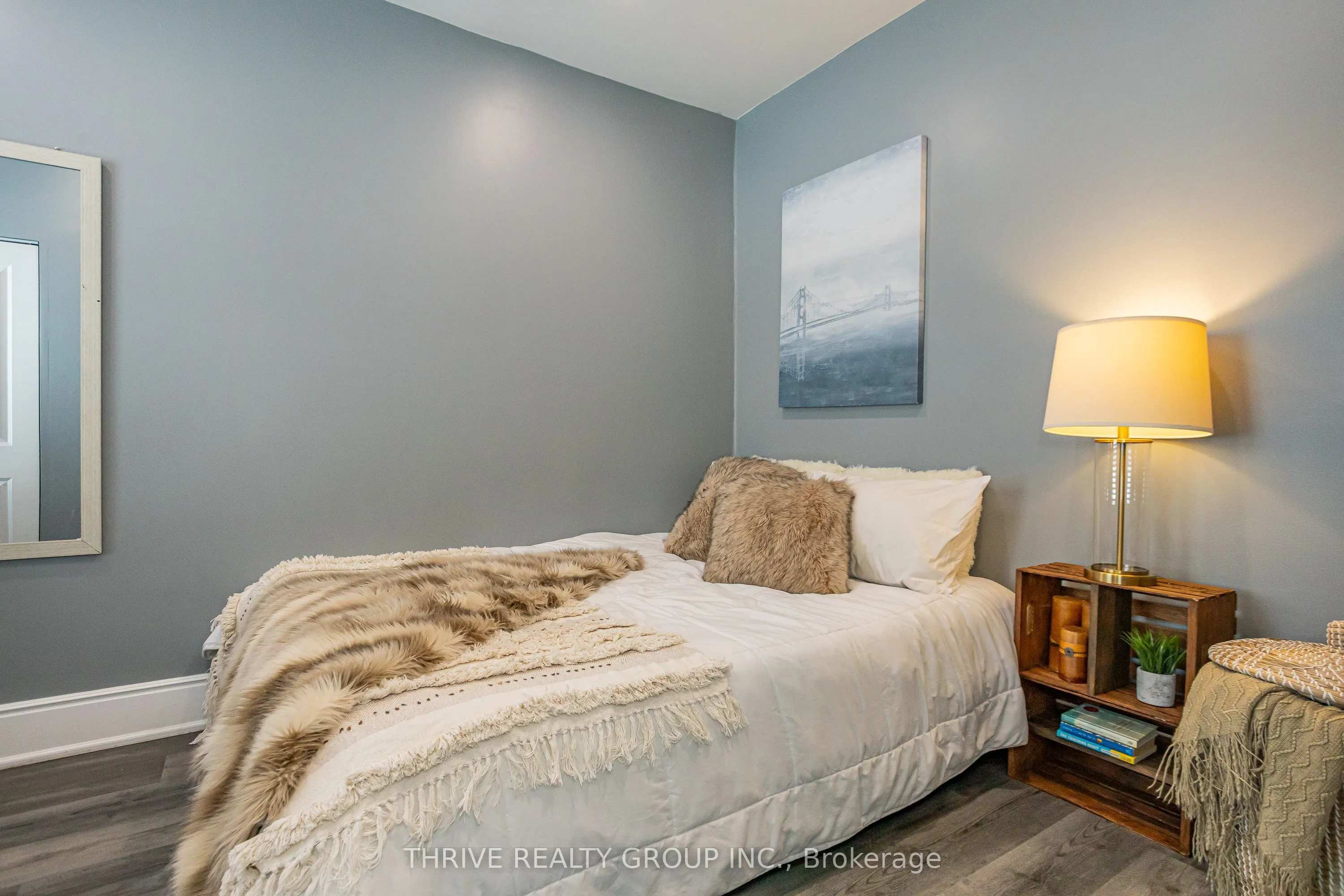 225 Simcoe Street