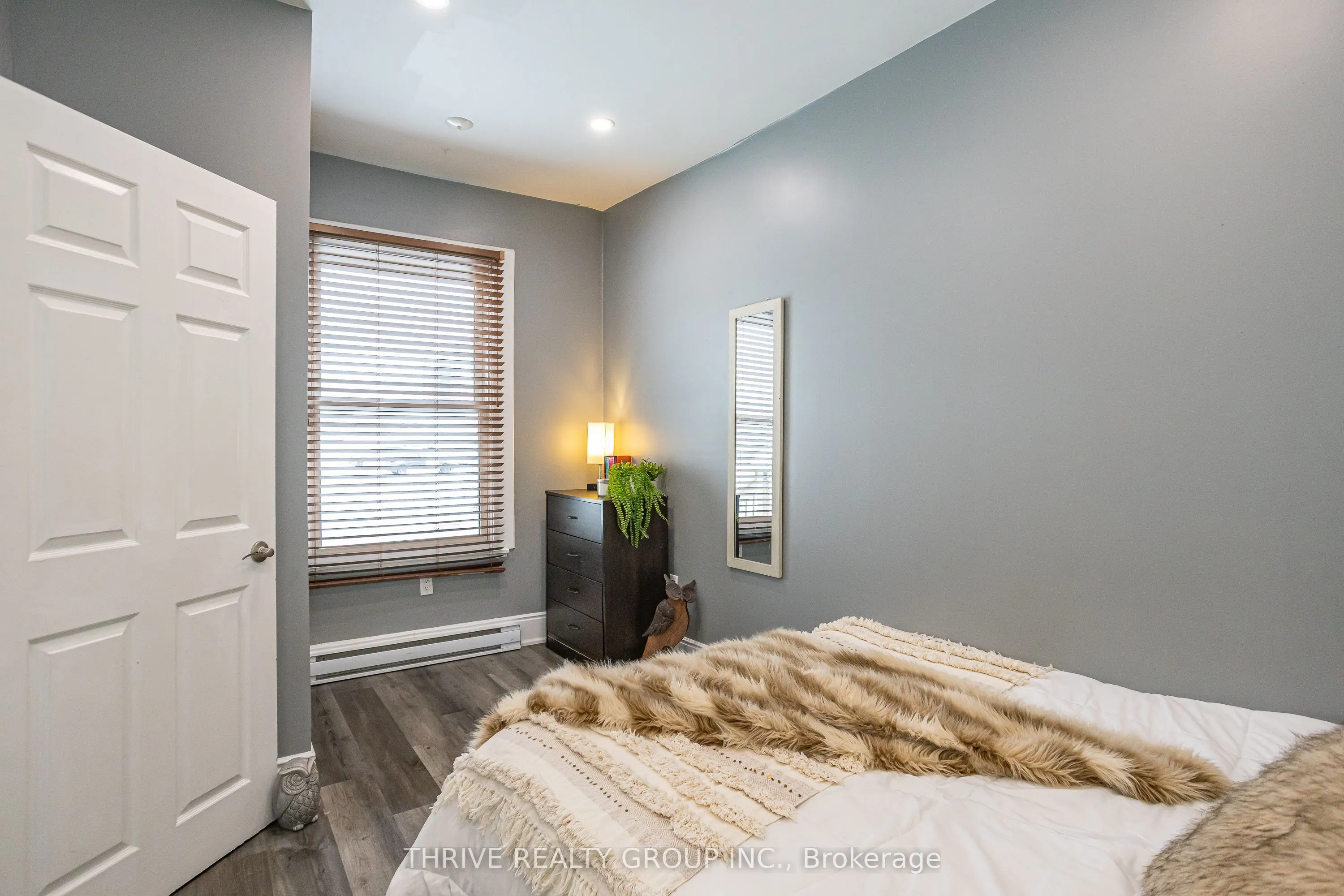 225 Simcoe Street