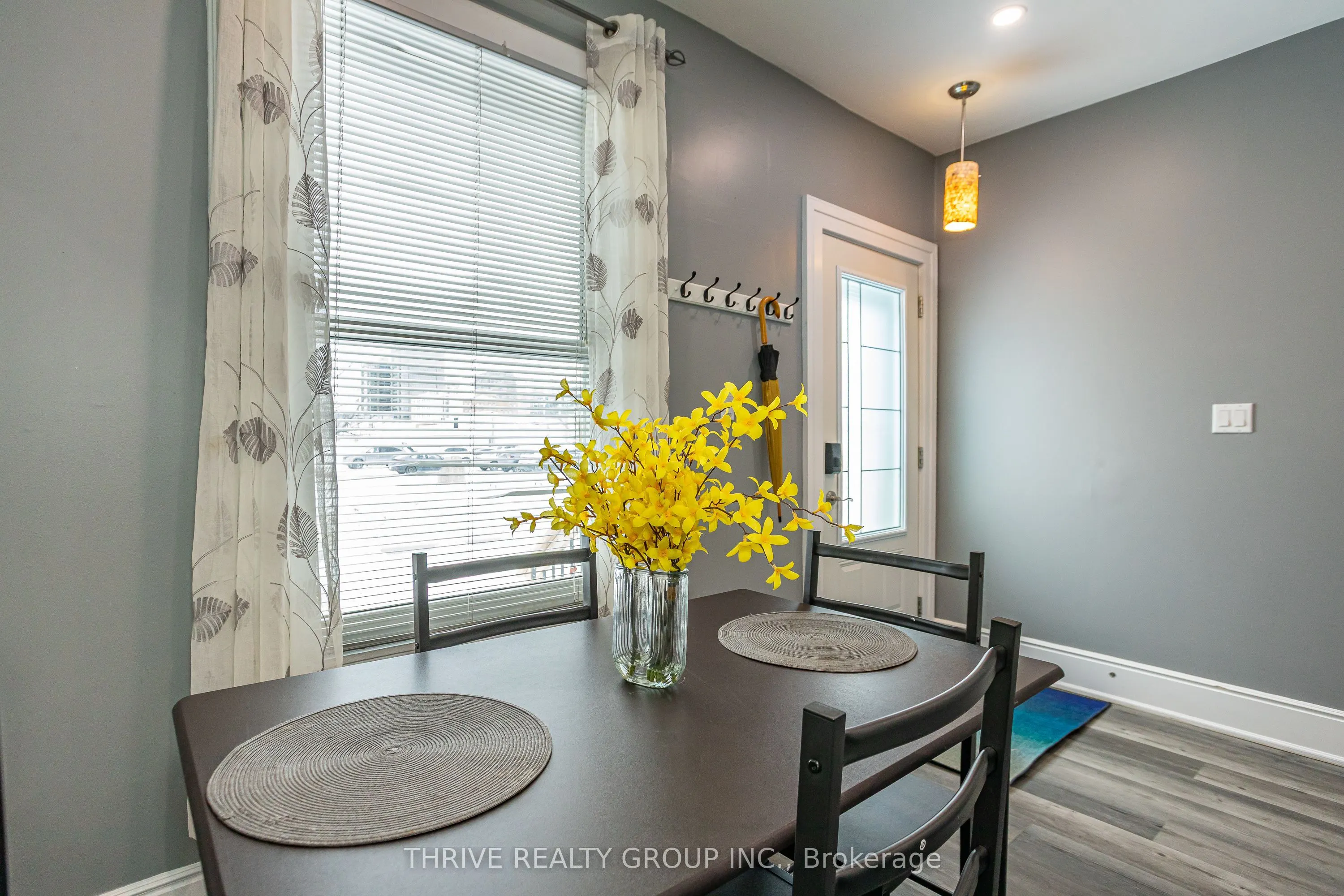 225 Simcoe Street