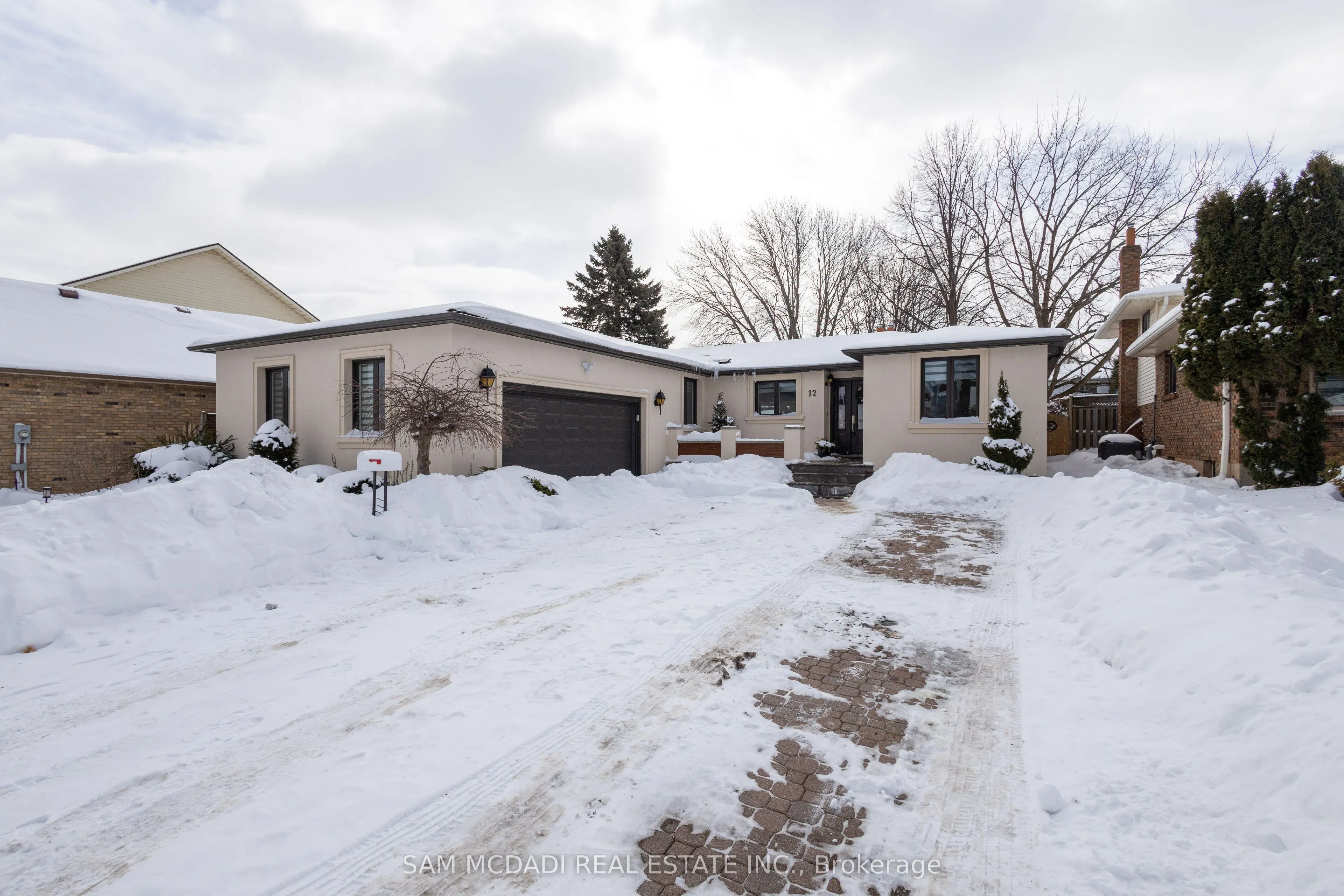 12 Cheval Drive