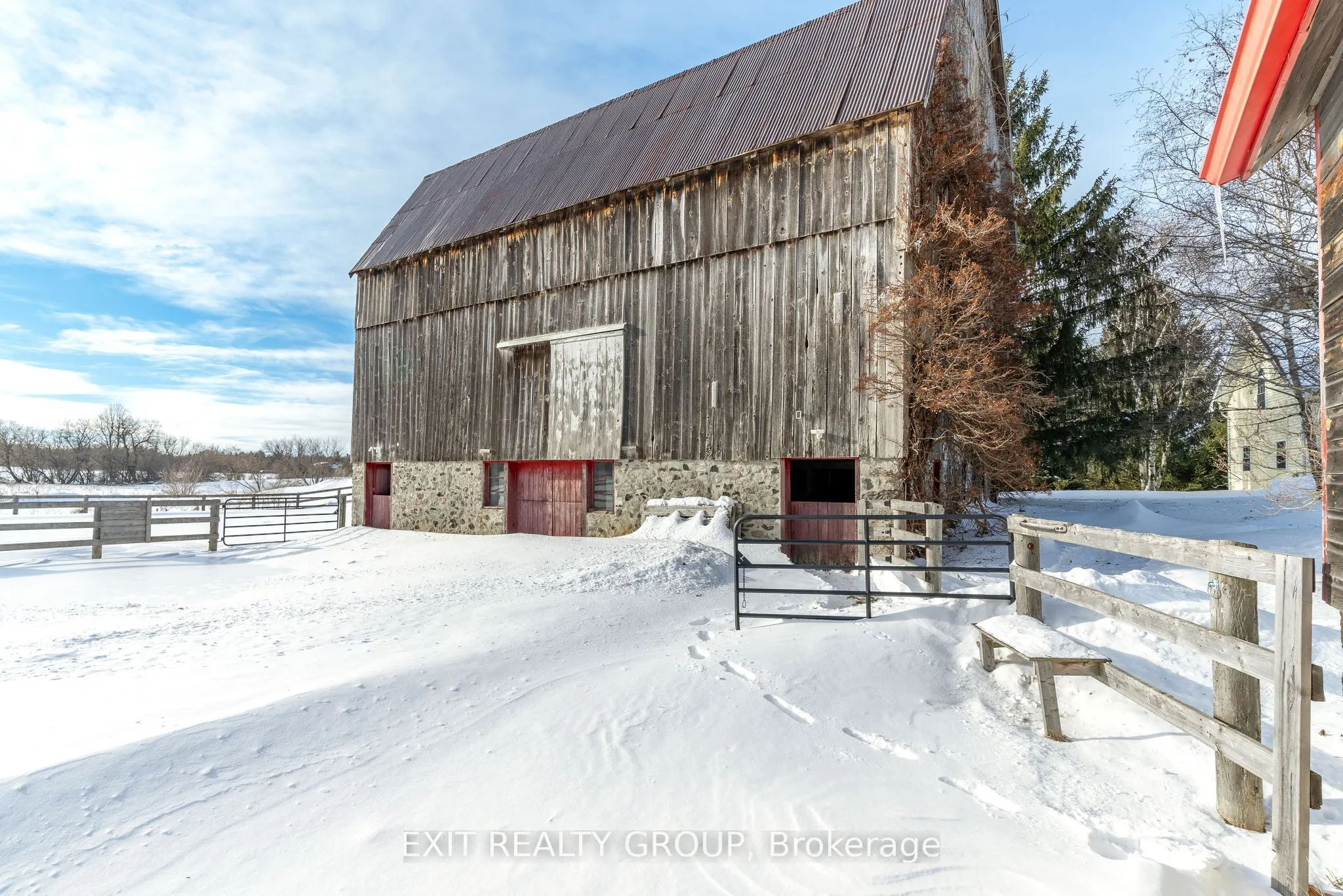 439 Oak Lake Road