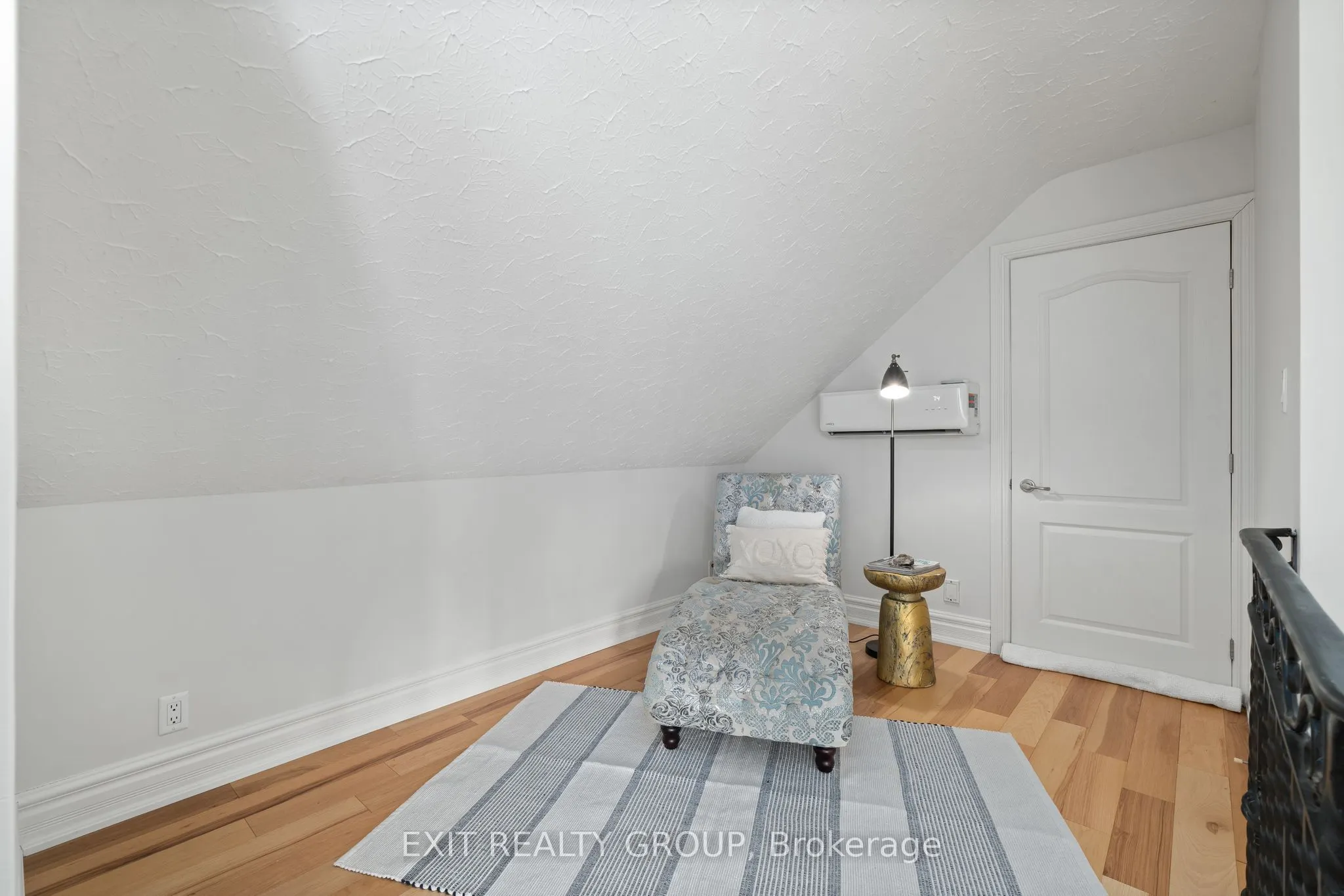 439 Oak Lake Road