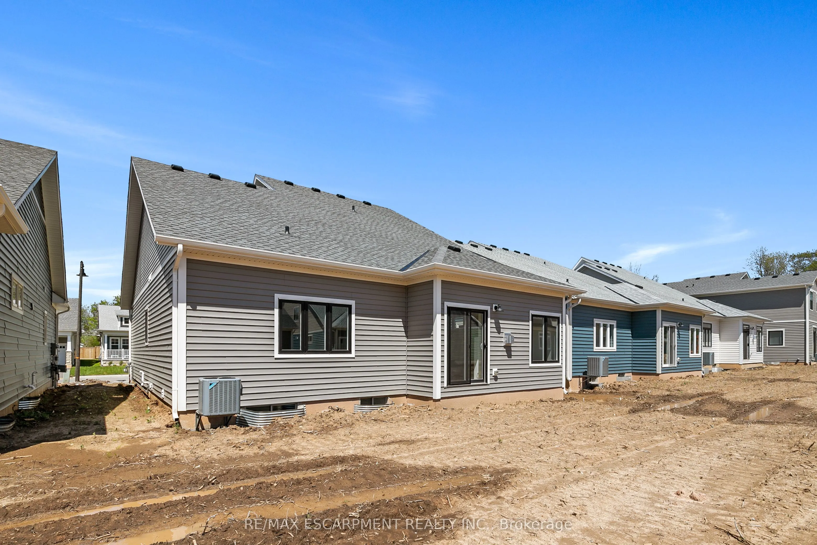26 BEACHWALK Crescent