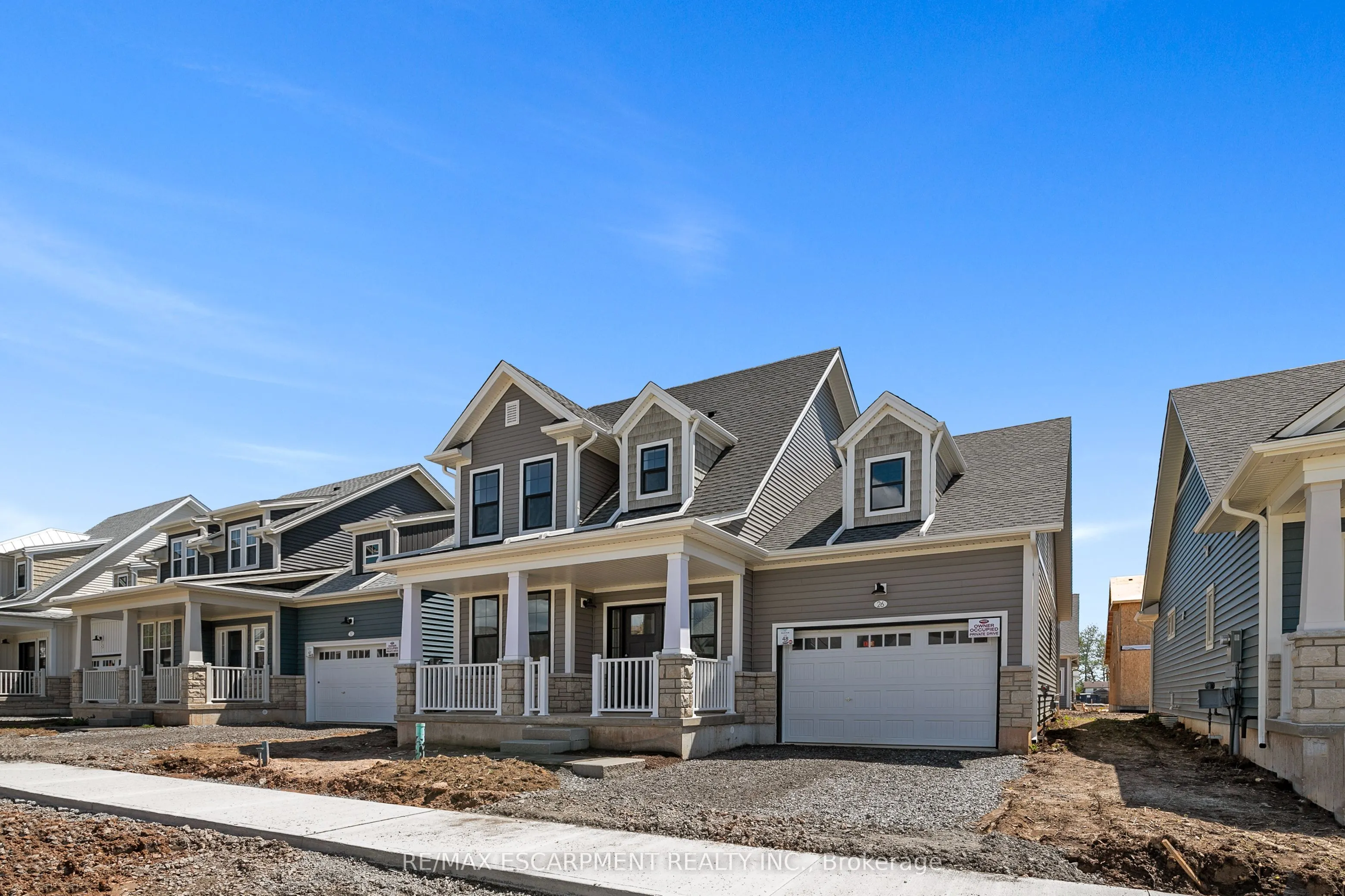26 BEACHWALK Crescent
