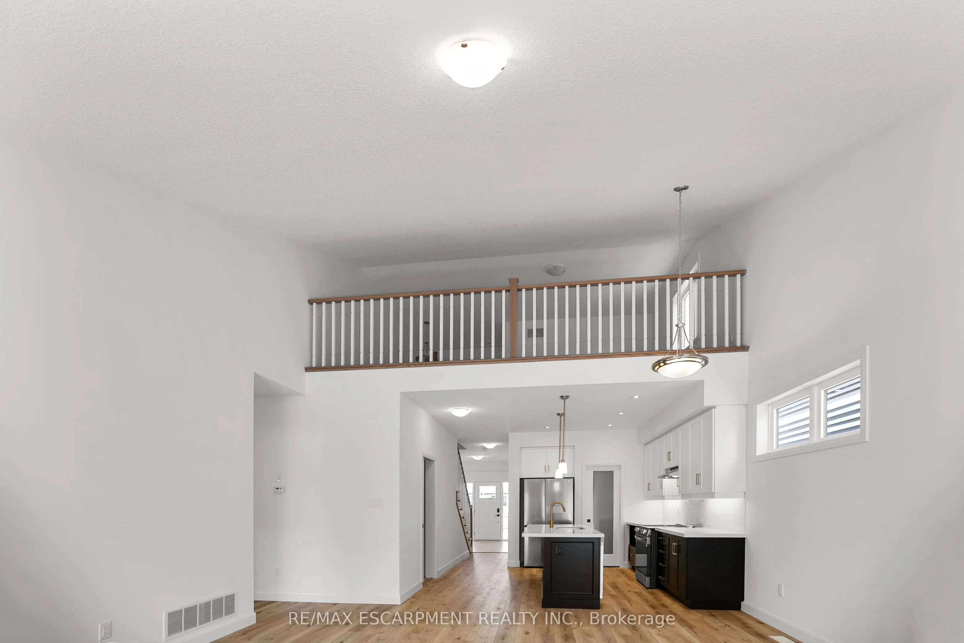 26 BEACHWALK Crescent