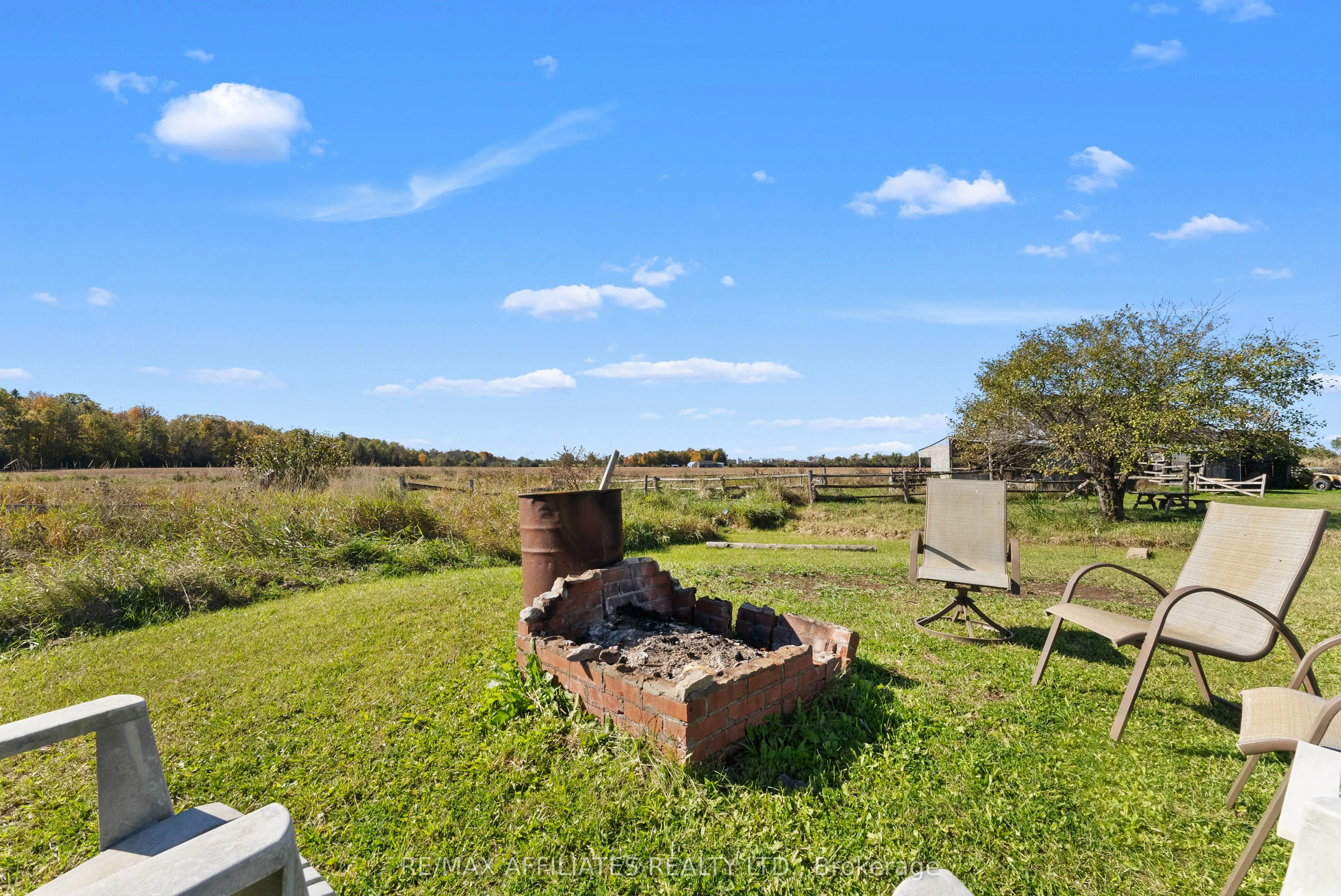 839 BLAKENEY Road
